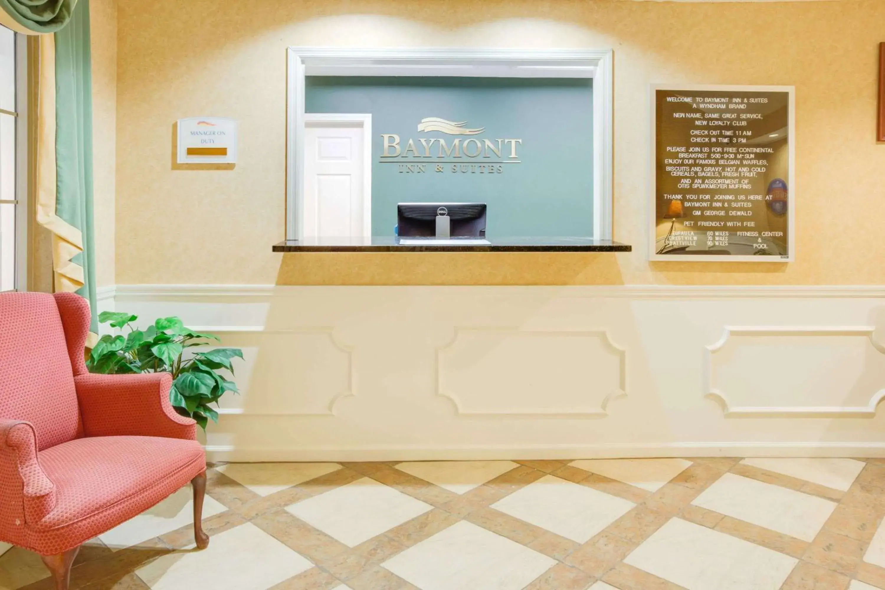 Lobby or reception in Baymont by Wyndham Ozark Lobby or reception in Baymont by Wyndham Ozark