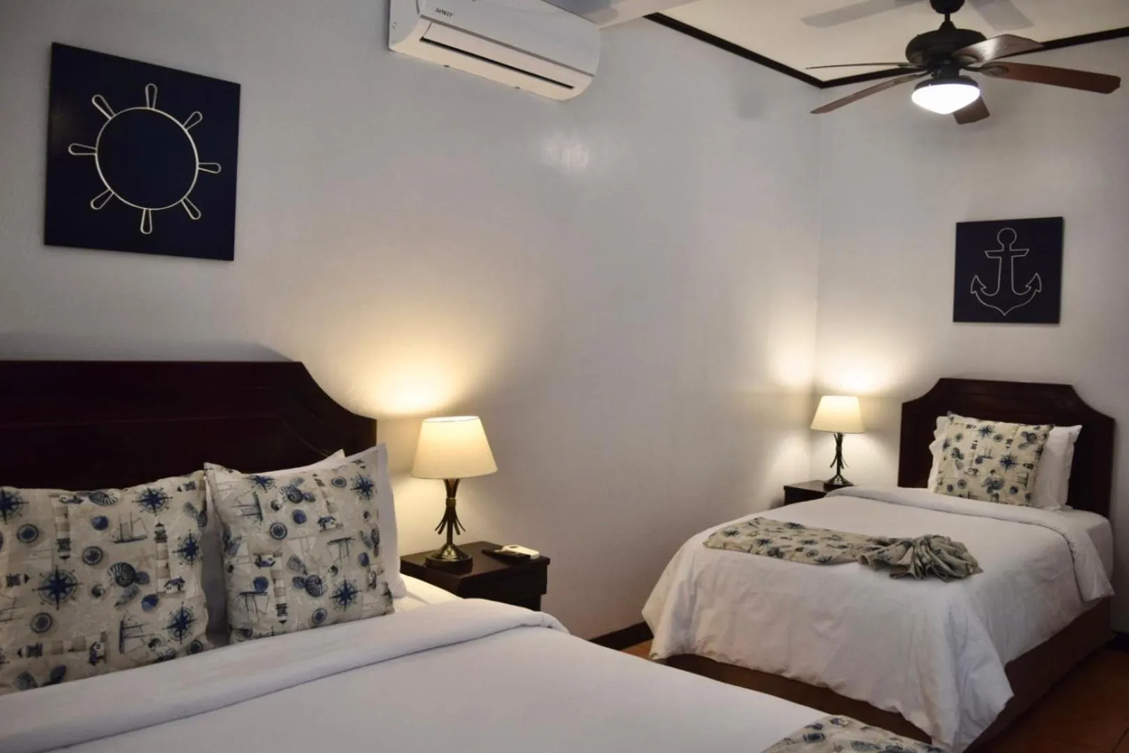 Bed in Hotel Playa Espadilla & Gardens