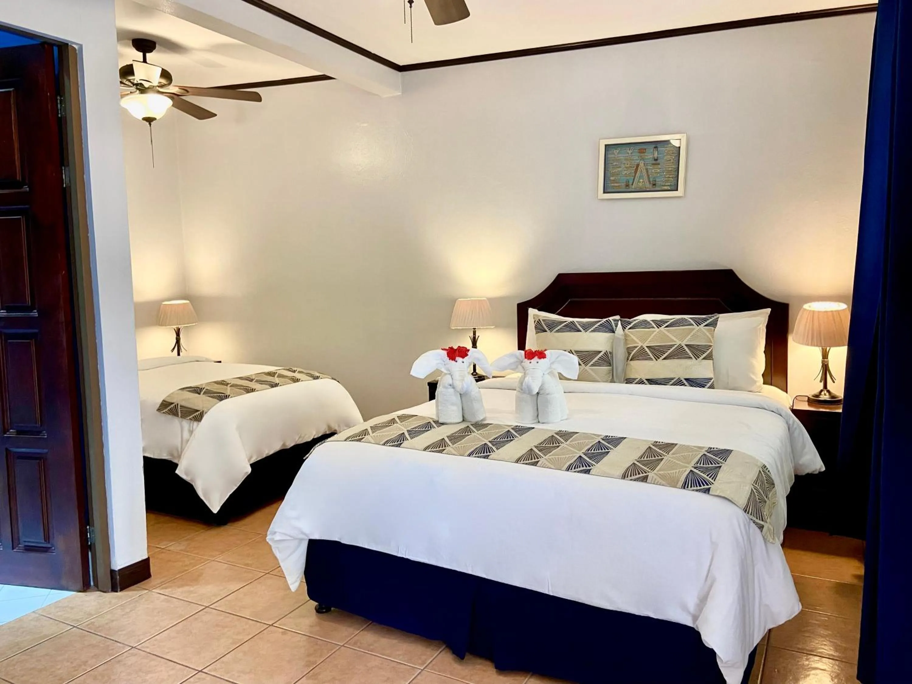 Bed in Hotel Playa Espadilla & Gardens