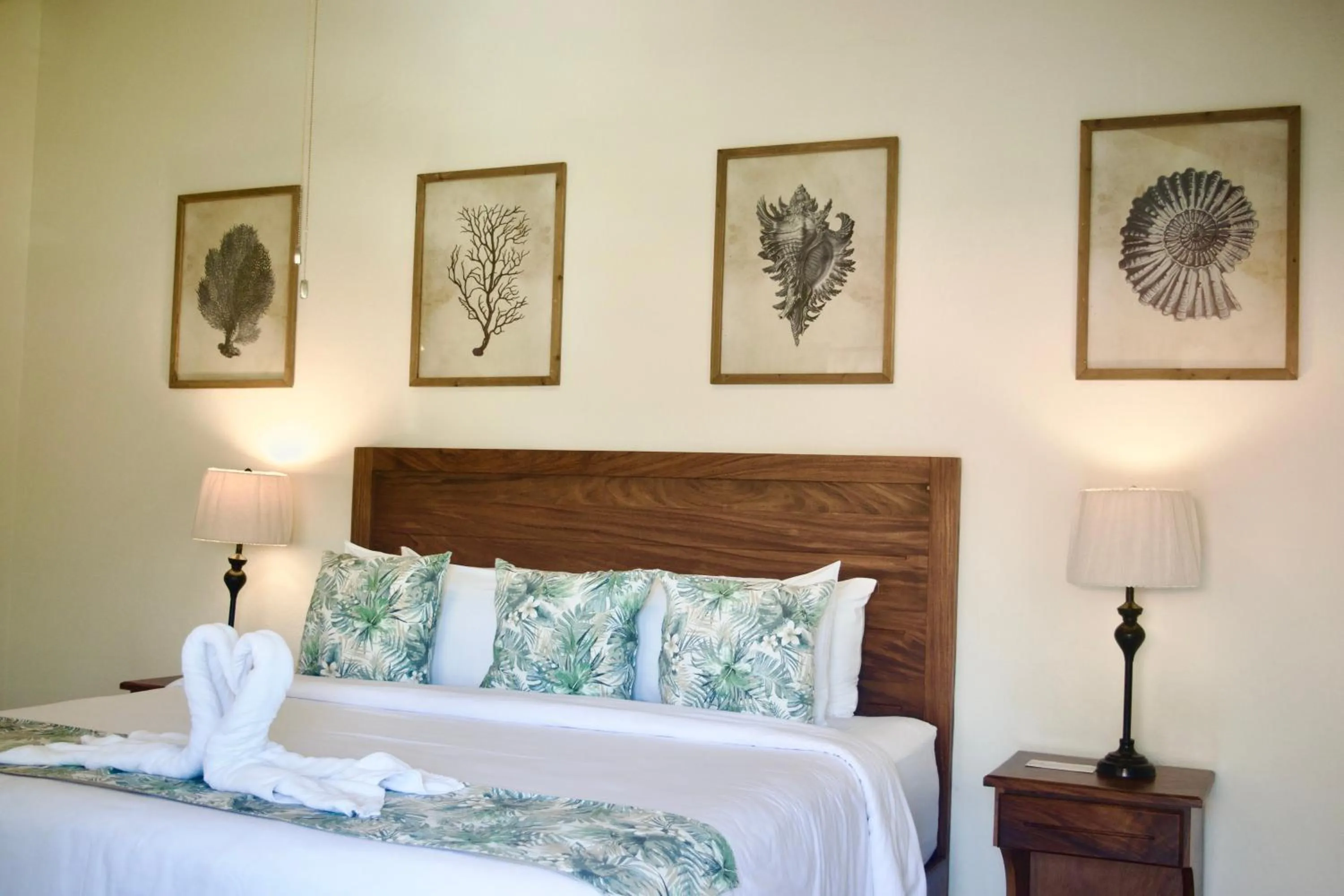 Bed in Hotel Playa Espadilla & Gardens