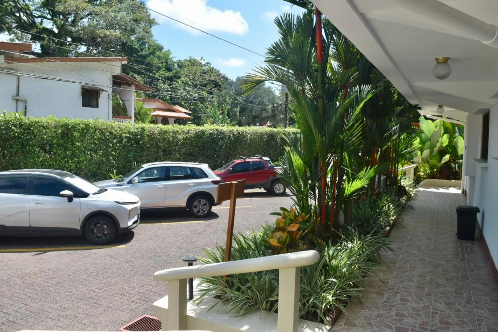 Parking in Hotel Playa Espadilla & Gardens