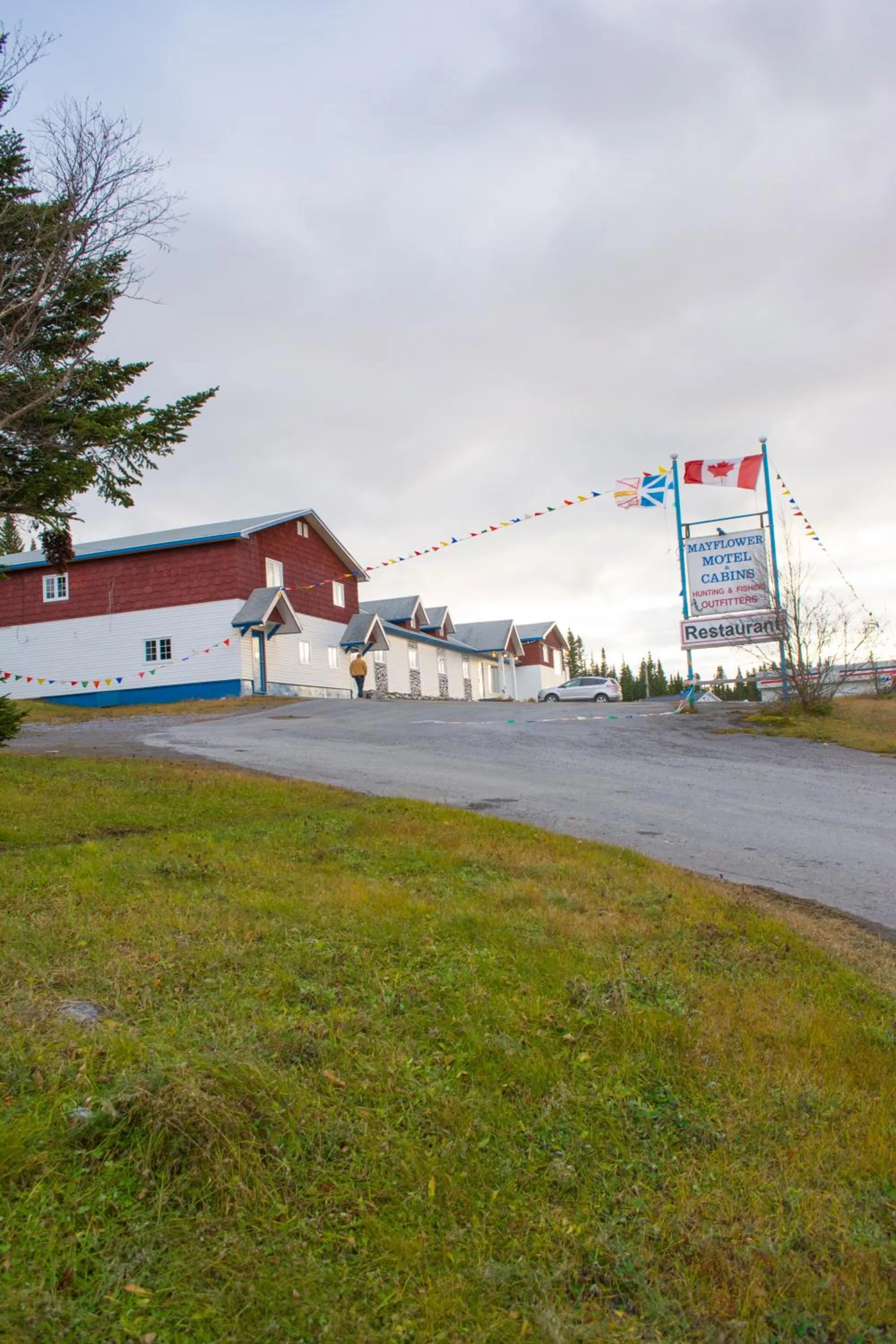 Facade/entrance in Mayflower Inn