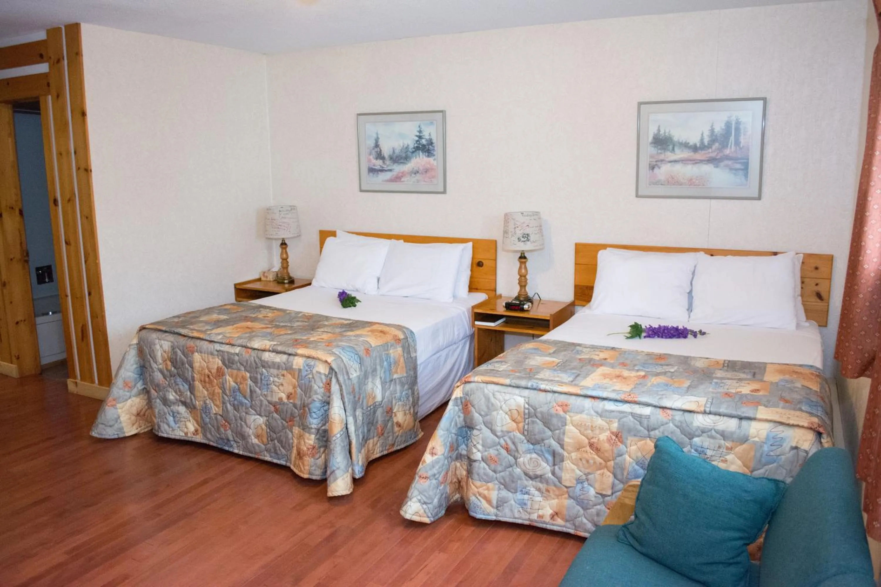 Bed in Mayflower Inn