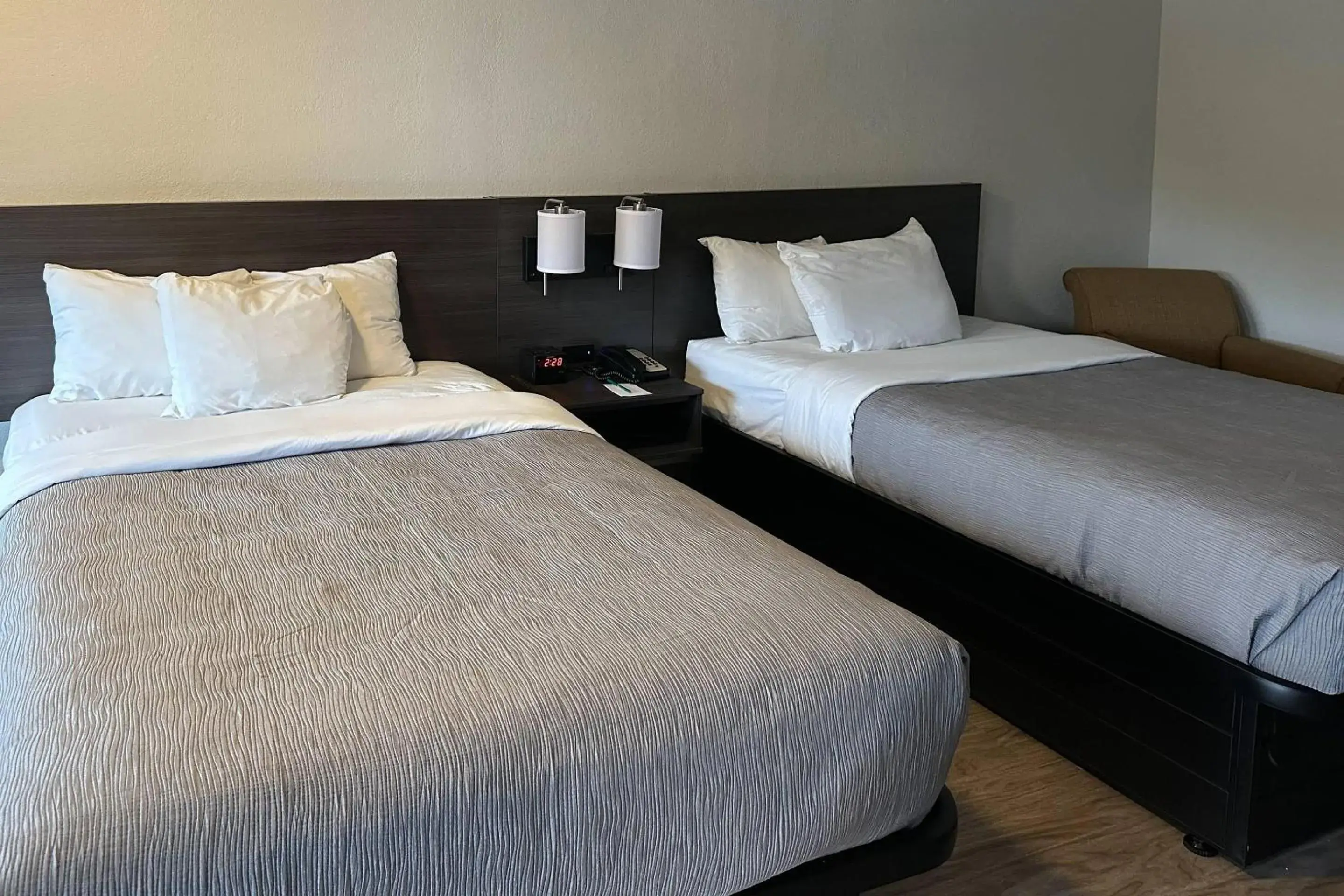 Bedroom, Bed in Quality Inn Forsyth near GA Public Safety Training Center Bedroom, Bed in Quality Inn Forsyth near GA Public Safety Training Center