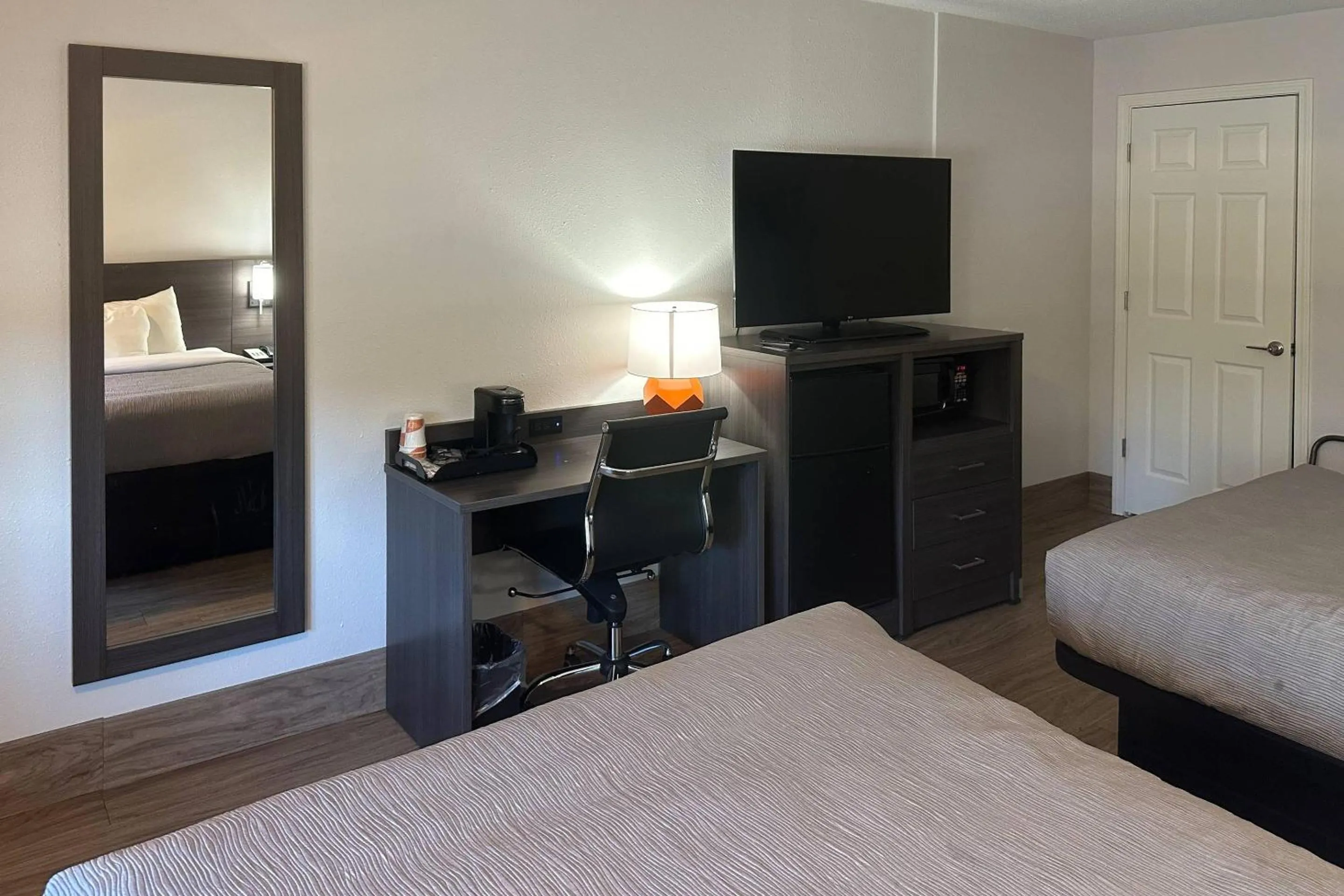 Bedroom, Bed in Quality Inn Forsyth near GA Public Safety Training Center