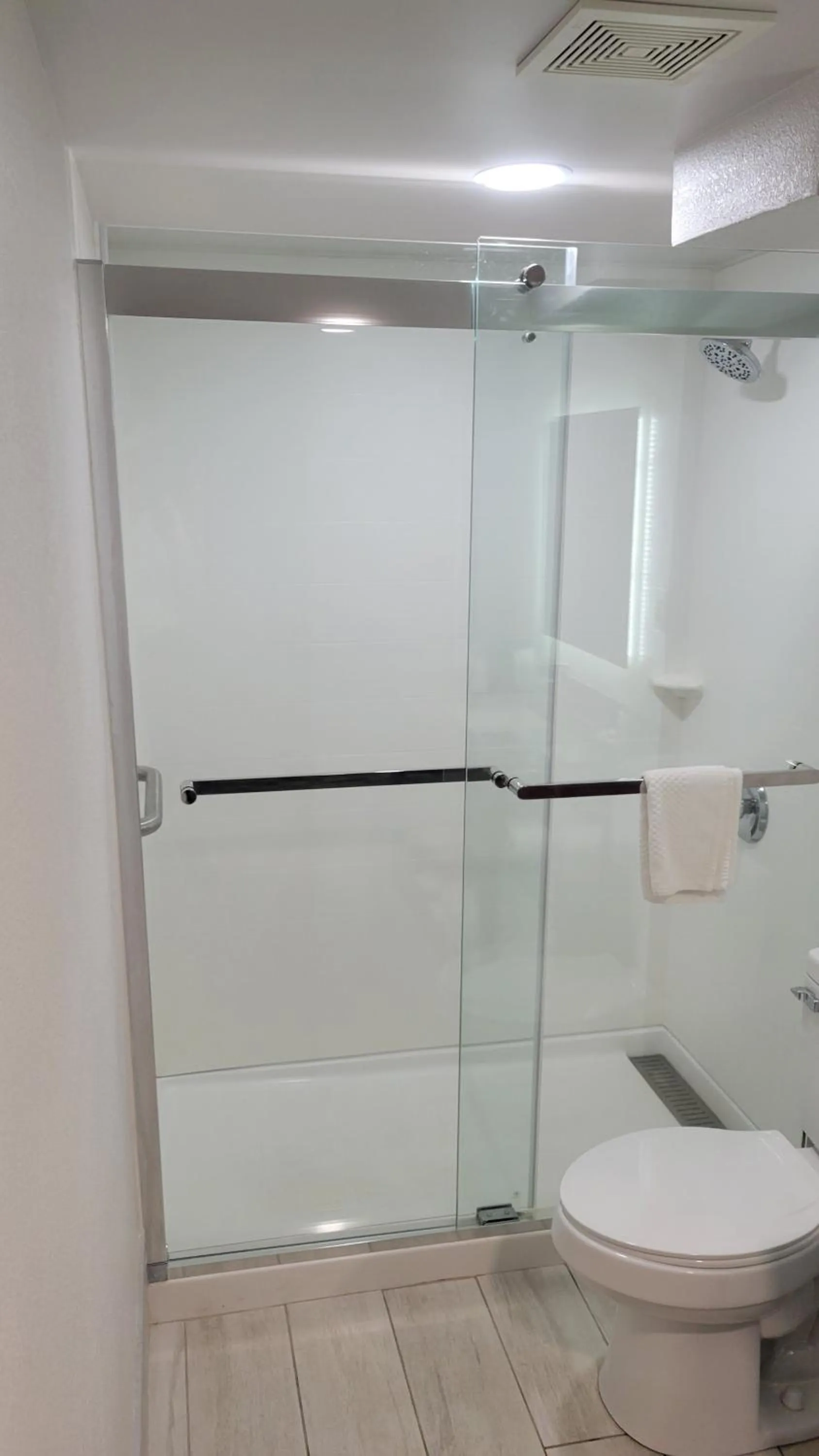 Shower in Quality Inn Forsyth near GA Public Safety Training Center