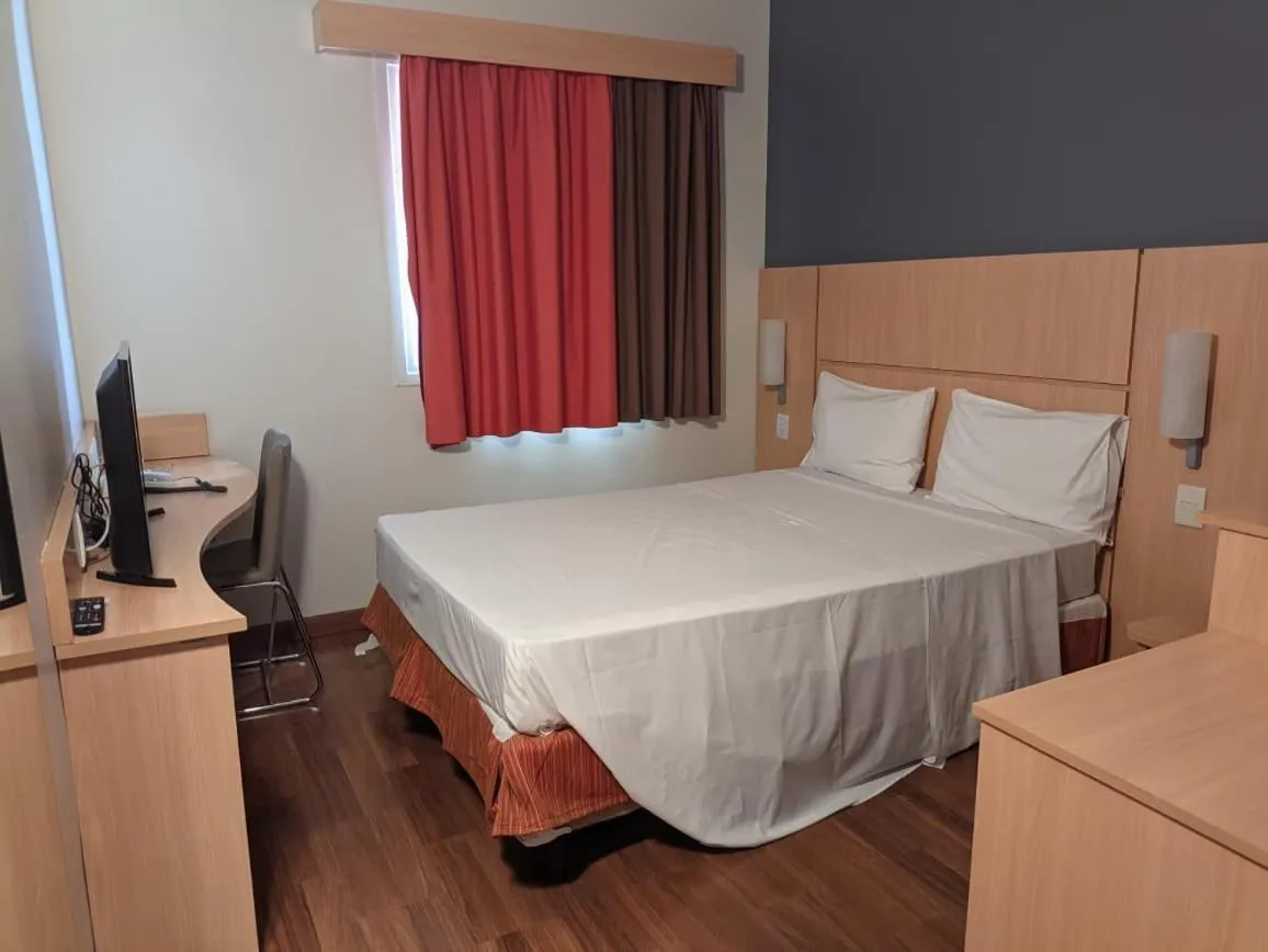 Bed in ibis Montes Claros Shopping