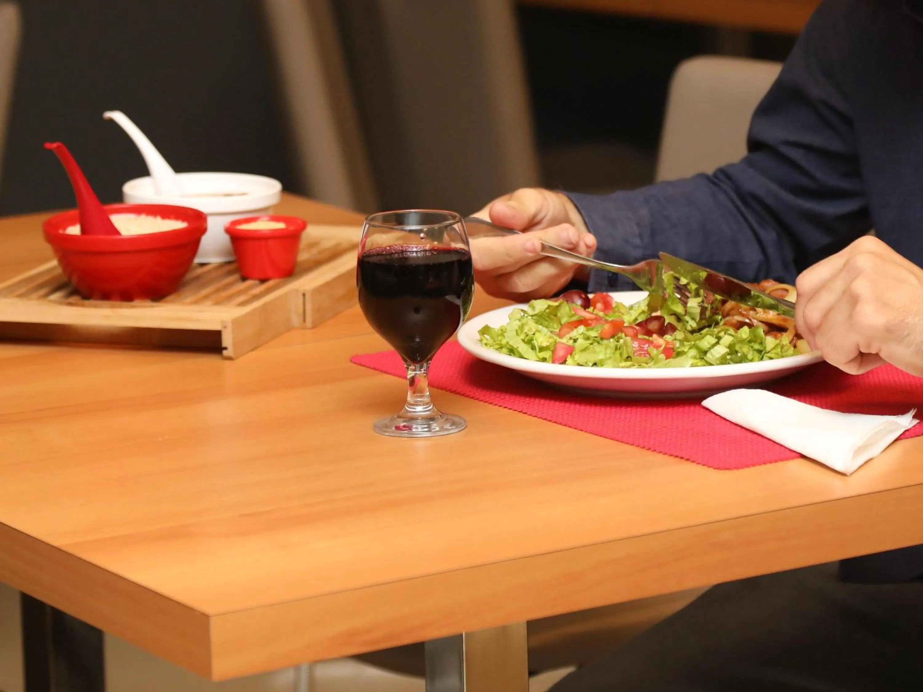 Restaurant/places to eat in ibis Montes Claros Shopping