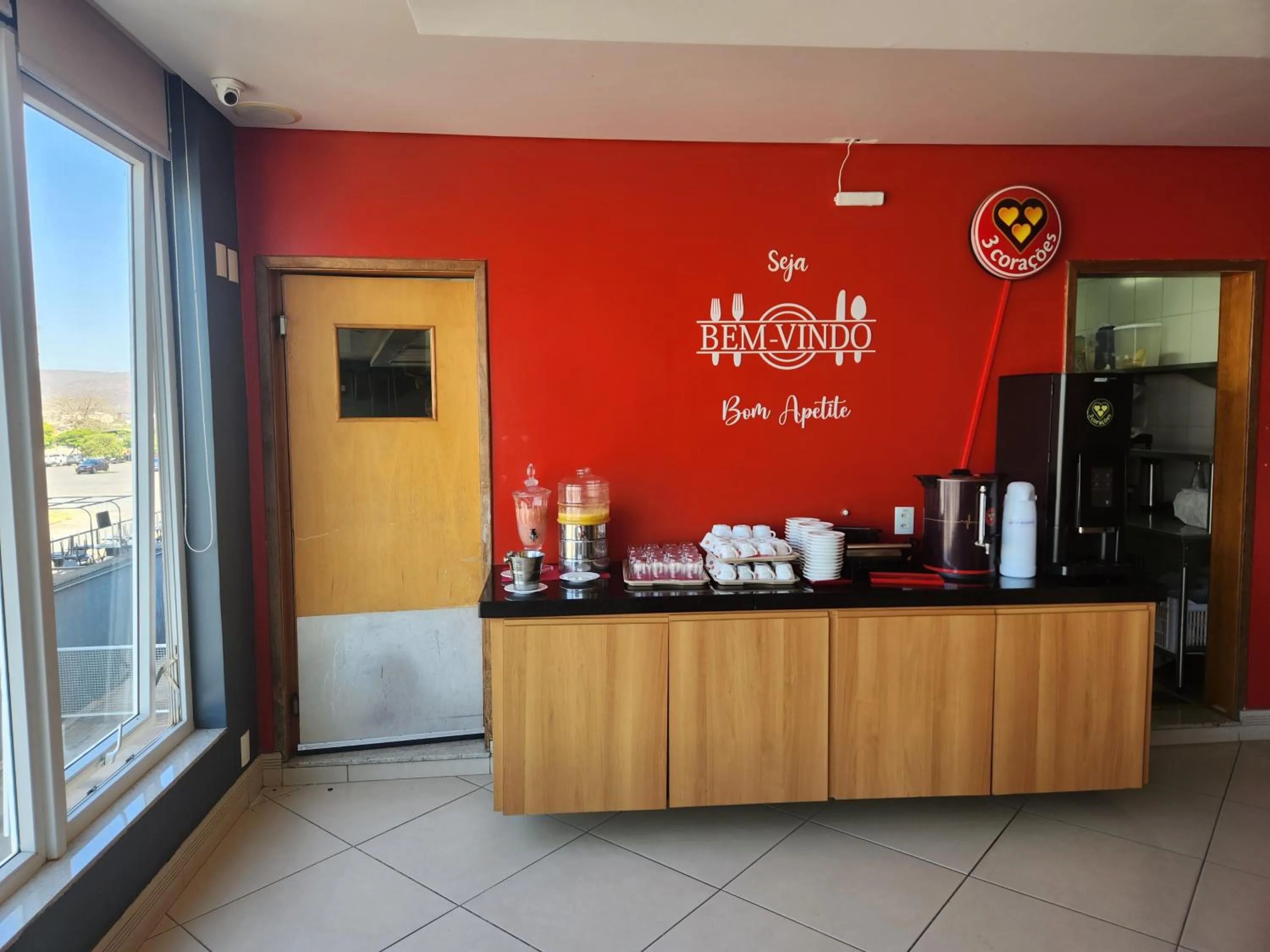 Restaurant/places to eat in ibis Montes Claros Shopping