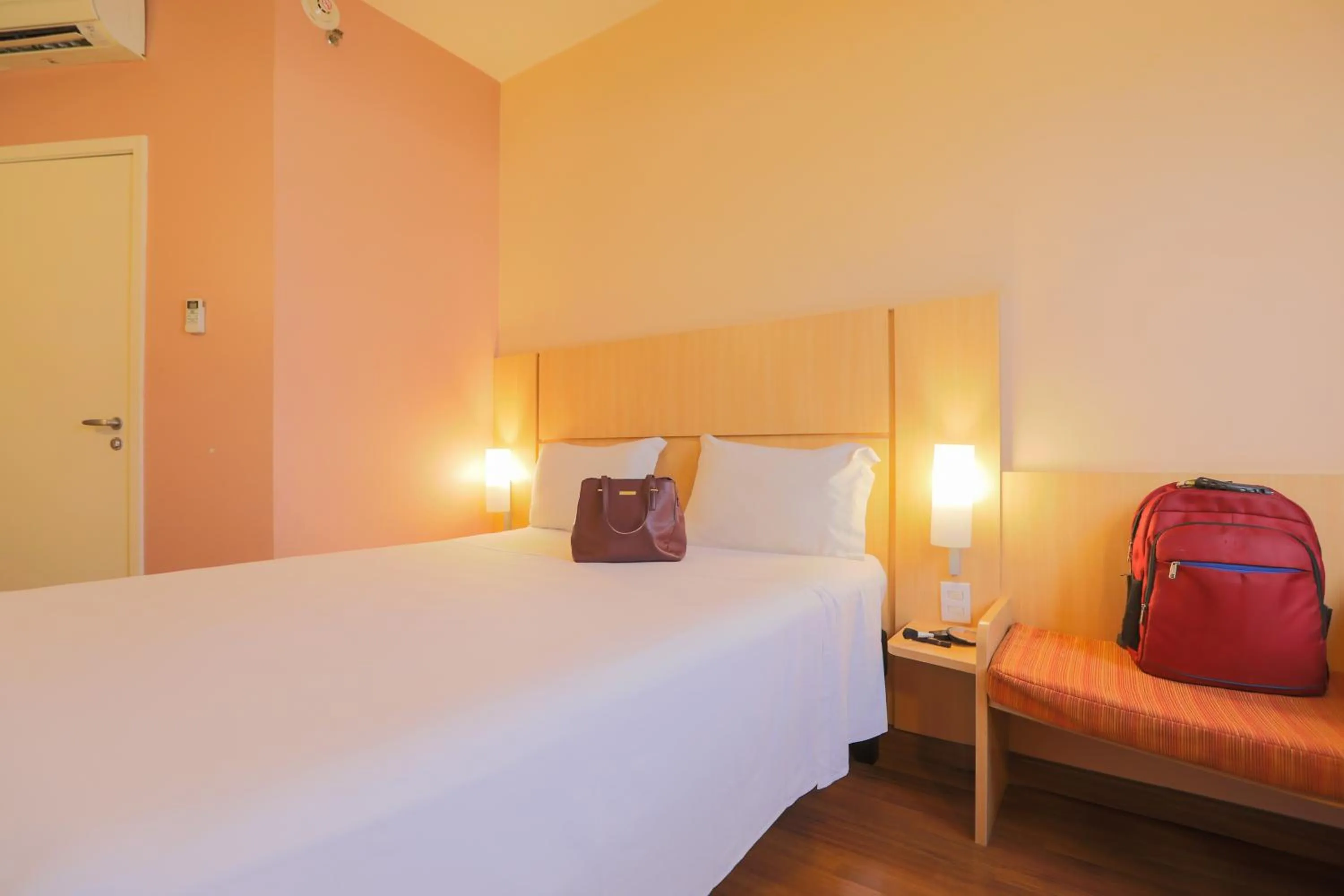 Bed in ibis Montes Claros Shopping