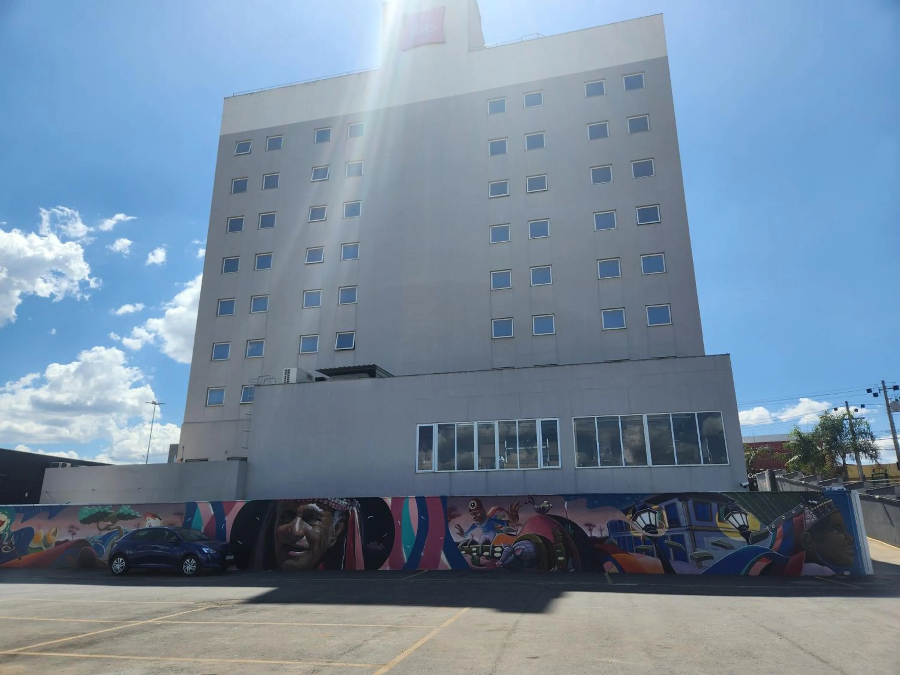 Facade/entrance in ibis Montes Claros Shopping
