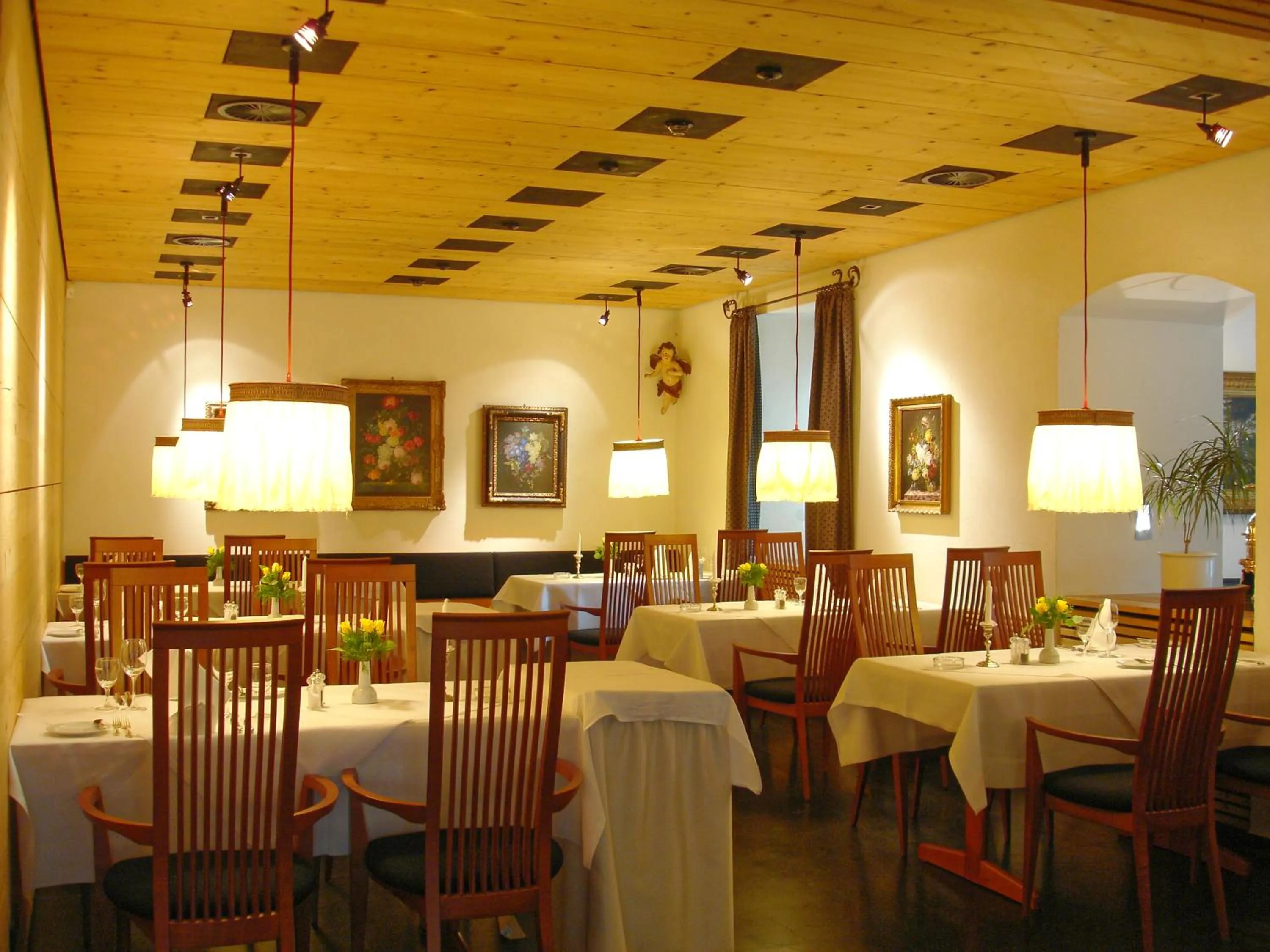 Restaurant/places to eat in Hotel Hirschen