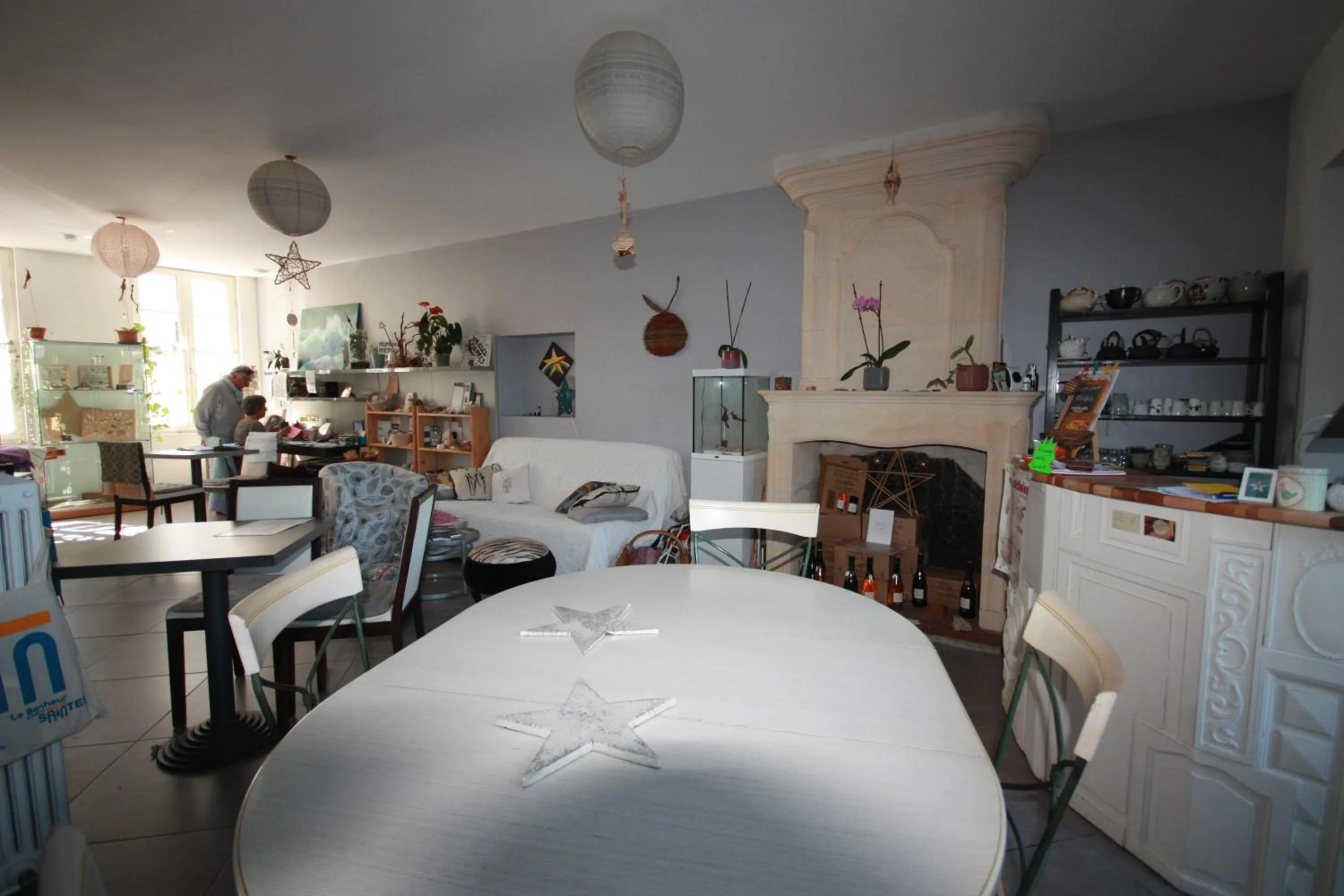 Restaurant/places to eat in La Belle Etoile