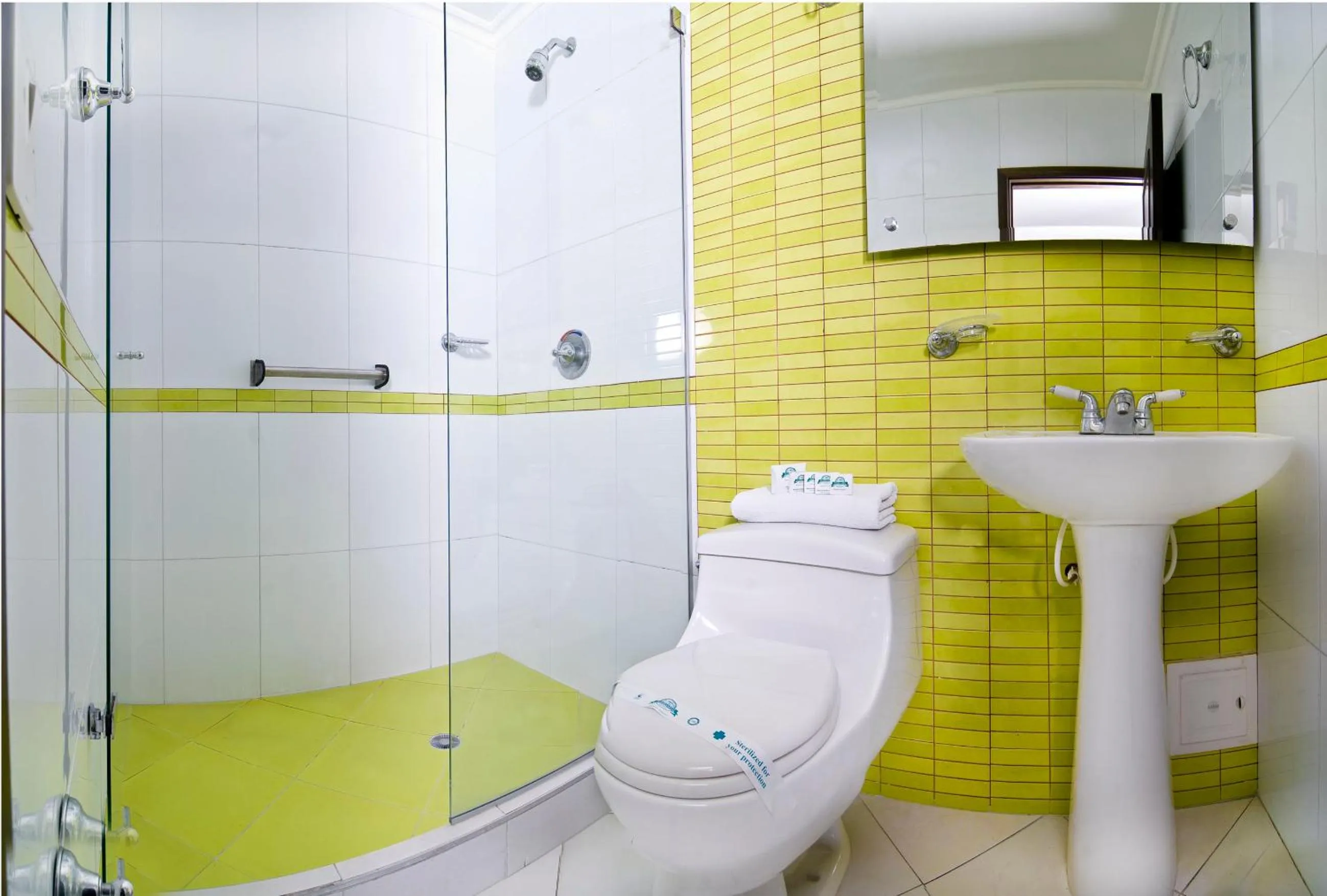 Shower in Hotel Palmera Real