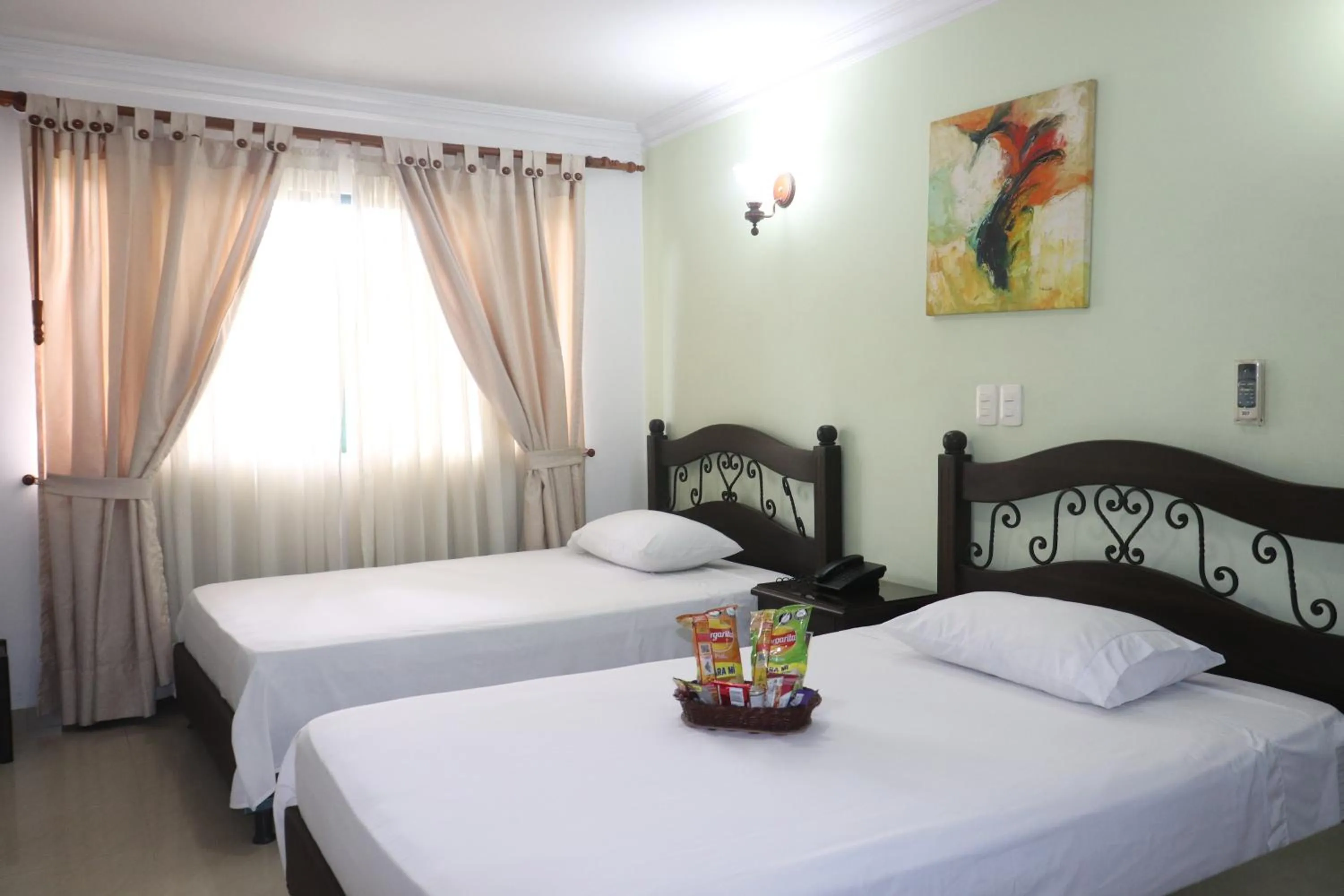 Photo of the whole room, Bed in Hotel Palmera Real