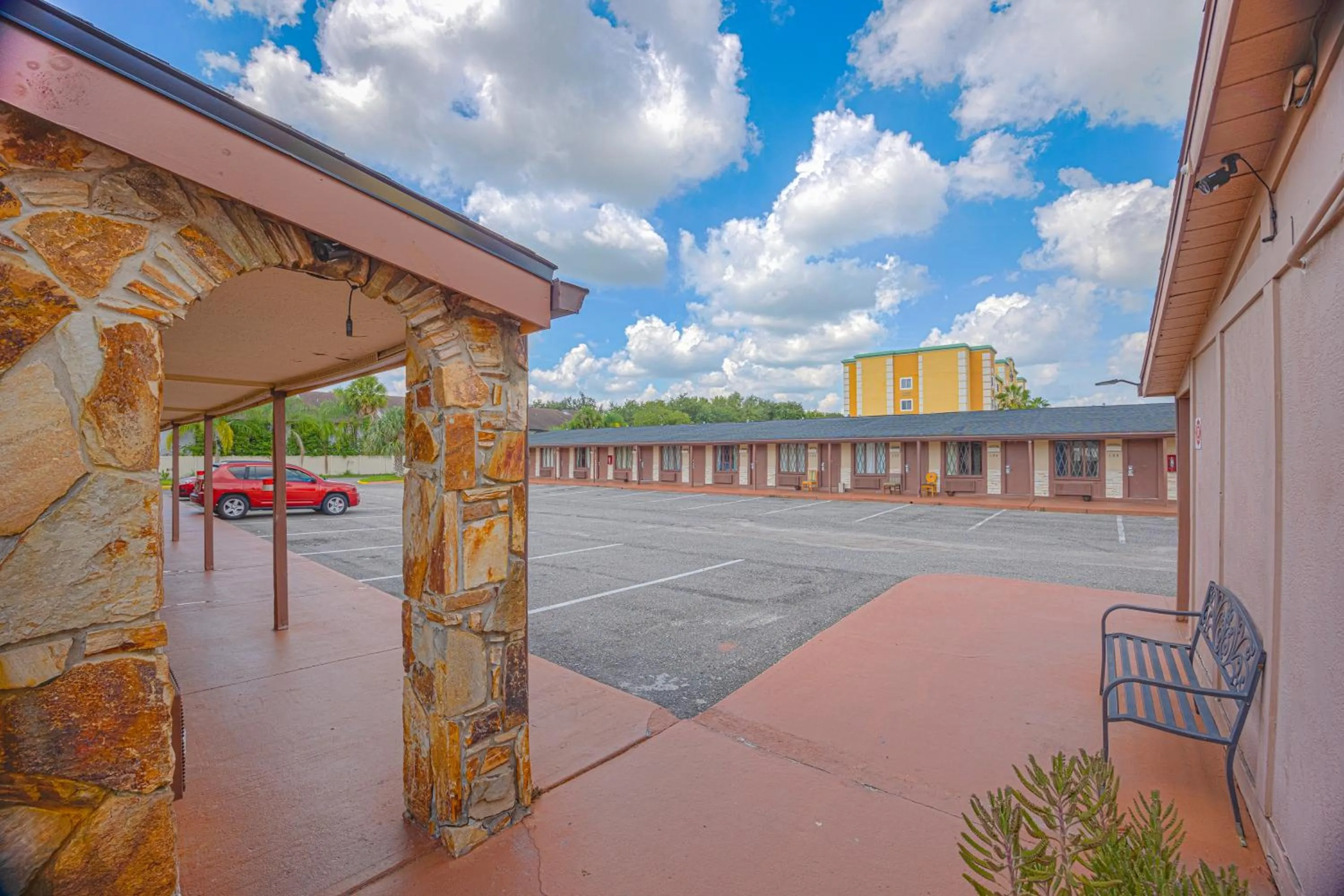 Facade/entrance in Liberty Garden Inn by OYO Kissimmee near Disney World