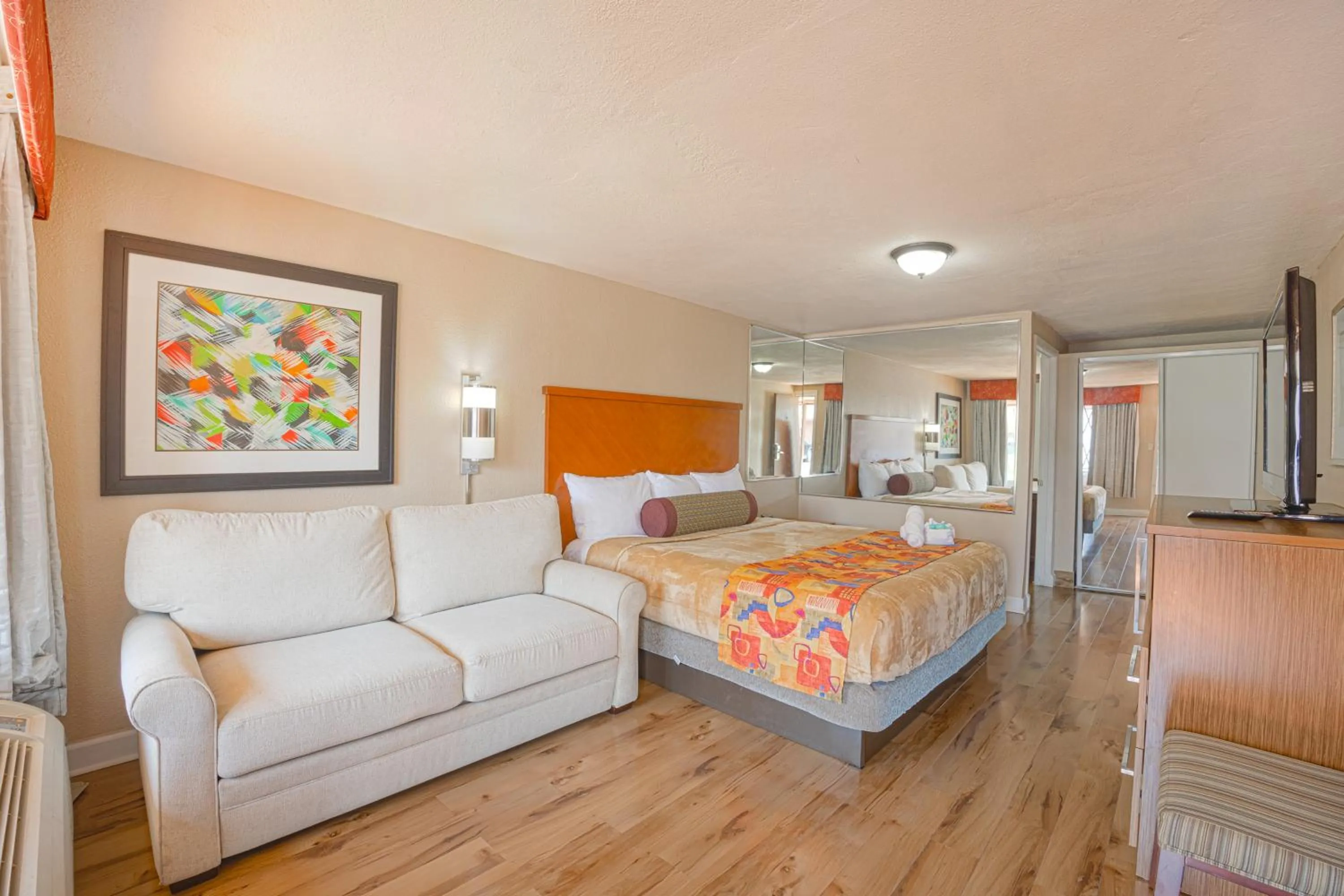 Bedroom, Bed in Liberty Garden Inn by OYO Kissimmee near Disney World