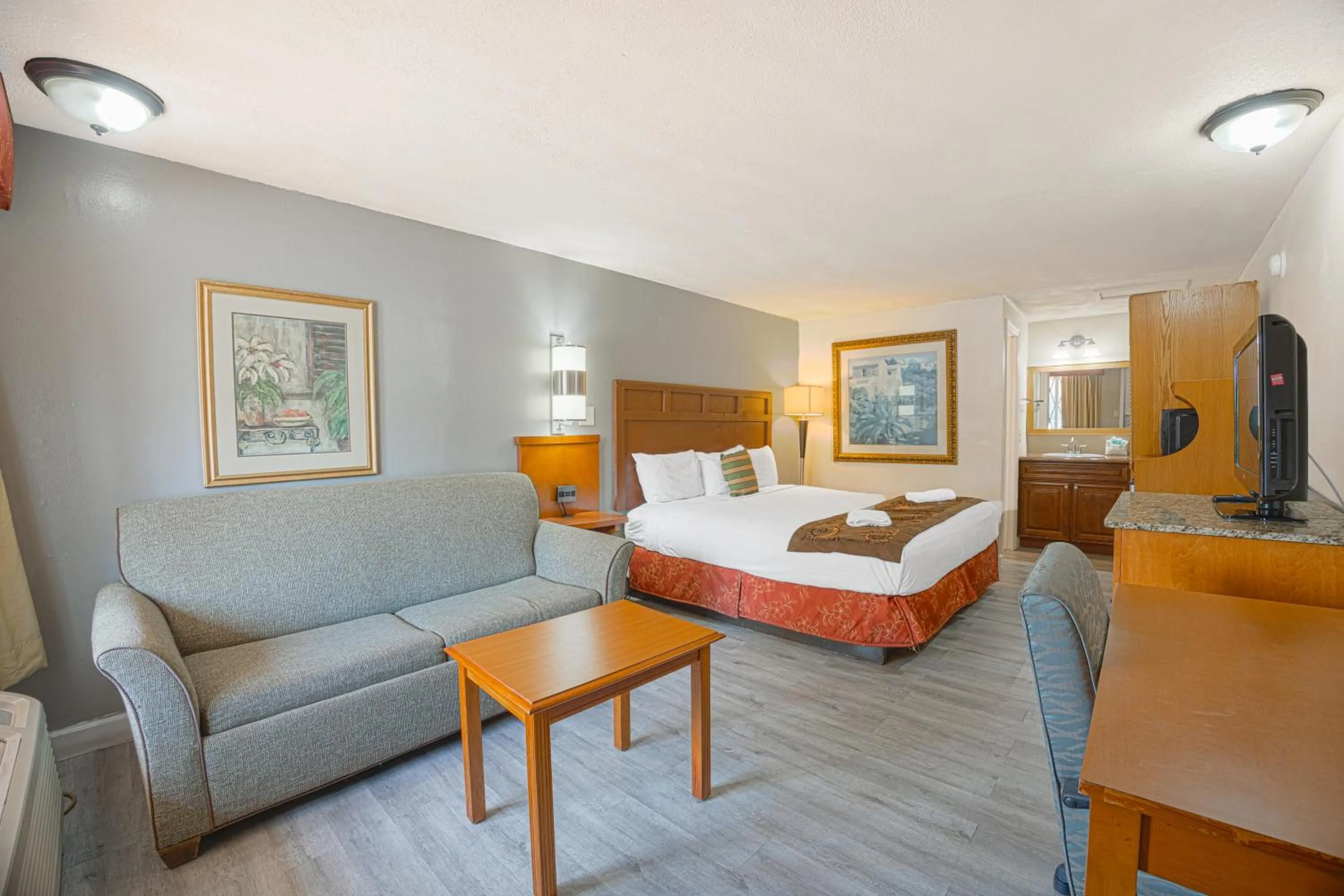 Bedroom, Bed in Liberty Garden Inn by OYO Kissimmee near Disney World