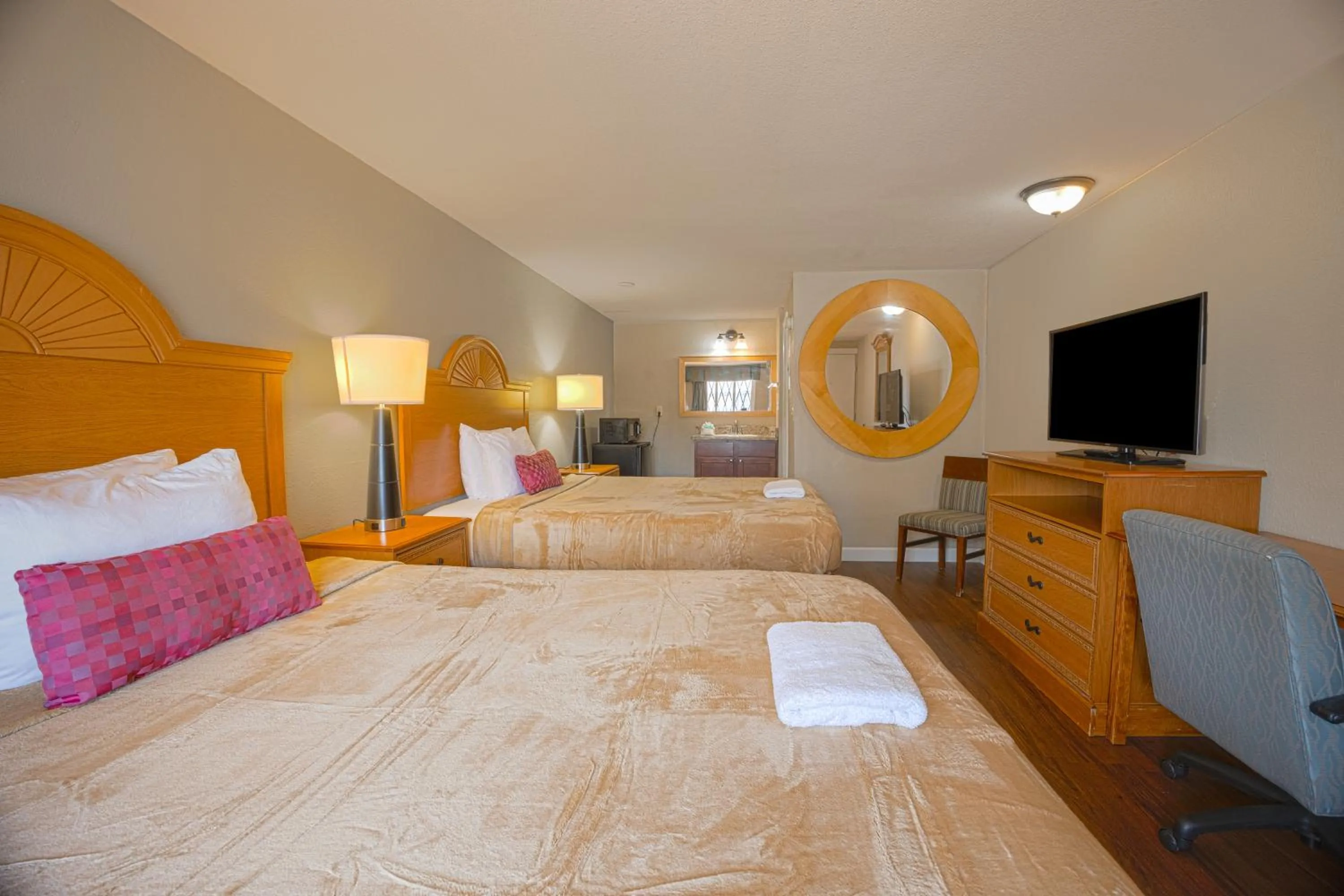 Bedroom, Bed in Liberty Garden Inn by OYO Kissimmee near Disney World