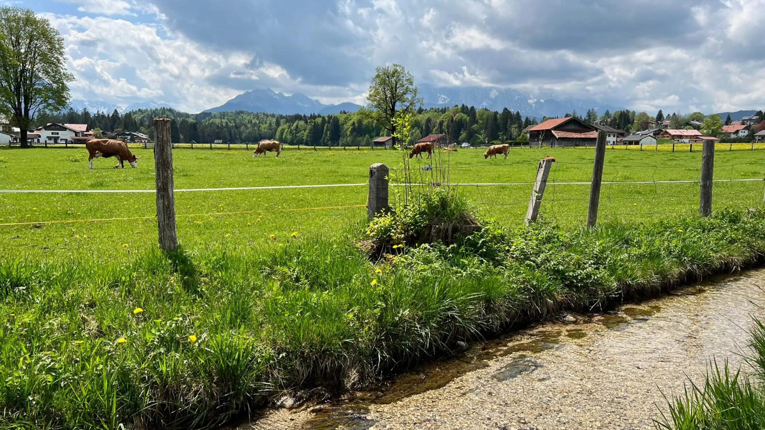 Hiking in Post-Hotel