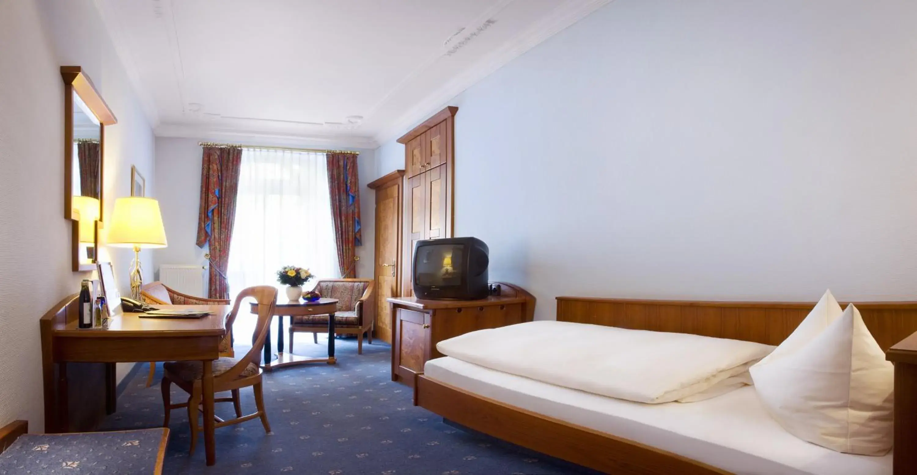 Post-Hotel Post-Hotel