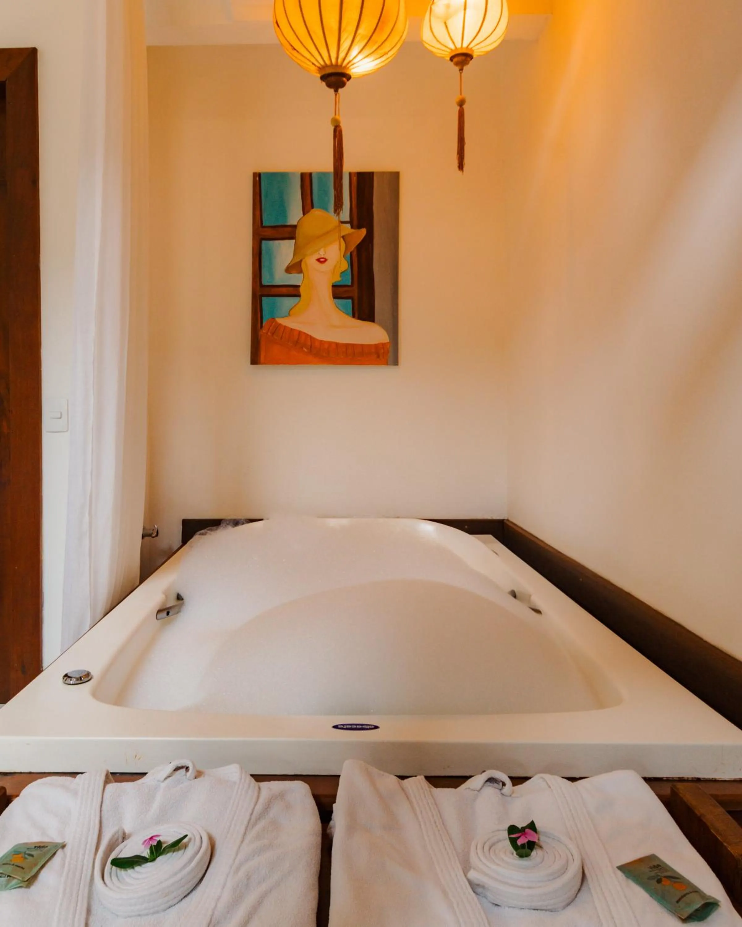 Hot Tub, Bed in Le Village Boutique Hotel