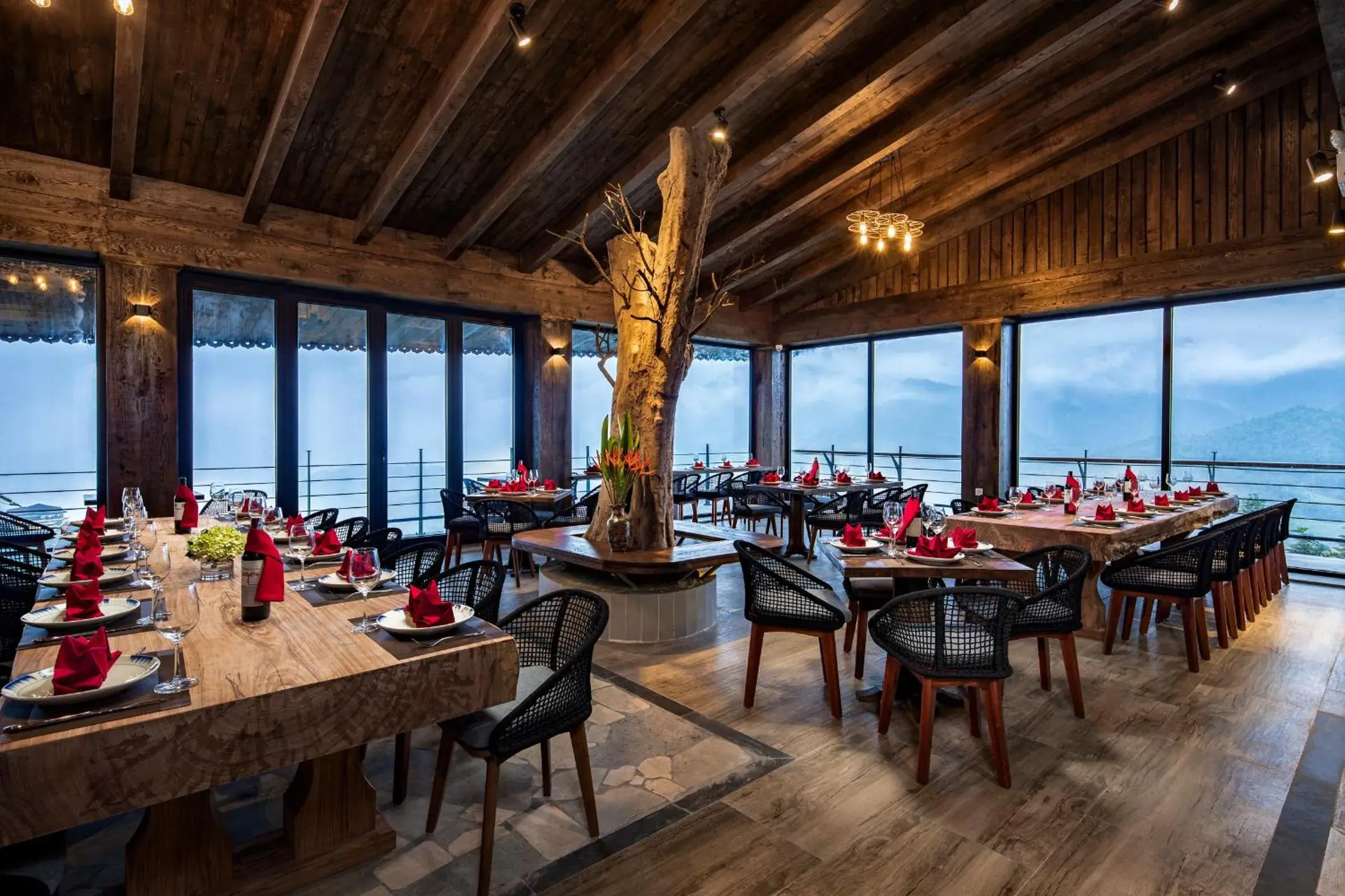 Restaurant/places to eat in Sapa Catcat Hills Resort & Spa Restaurant/places to eat in Sapa Catcat Hills Resort & Spa