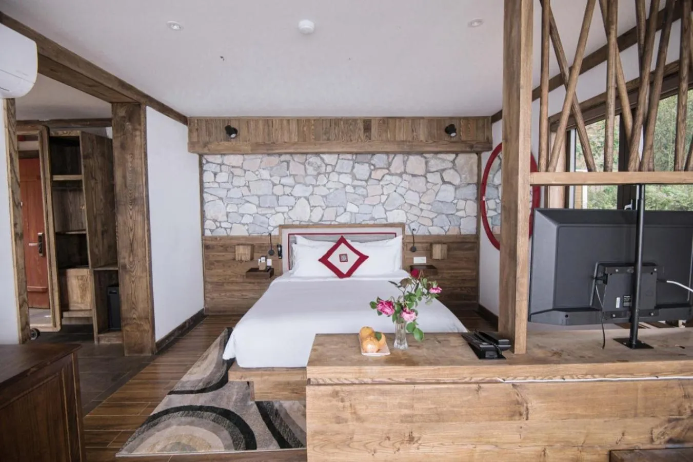 Bed in Sapa Catcat Hills Resort & Spa