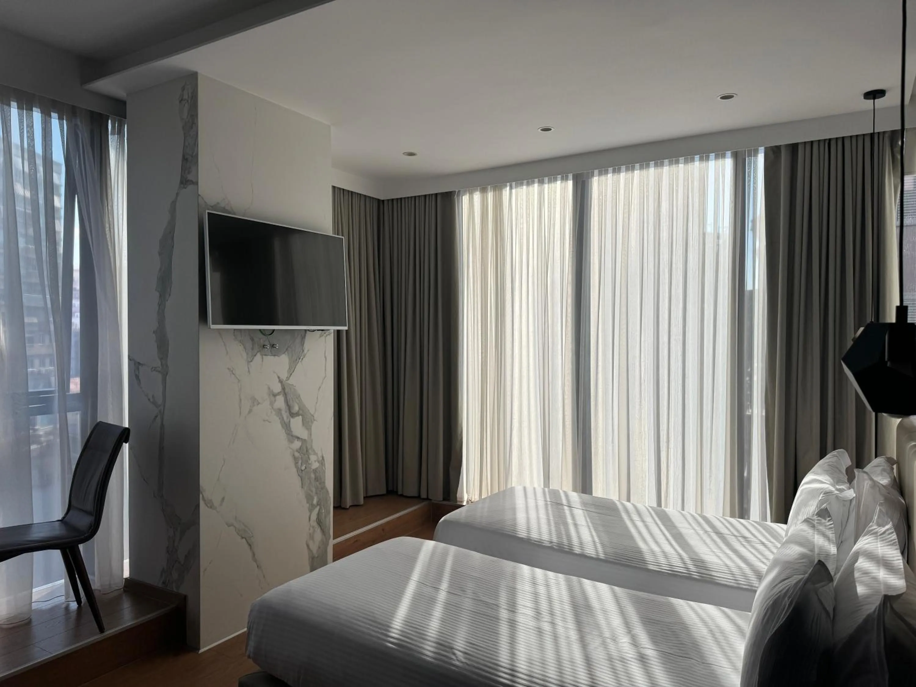 Photo of the whole room, Bed in Black Diamond Hotel