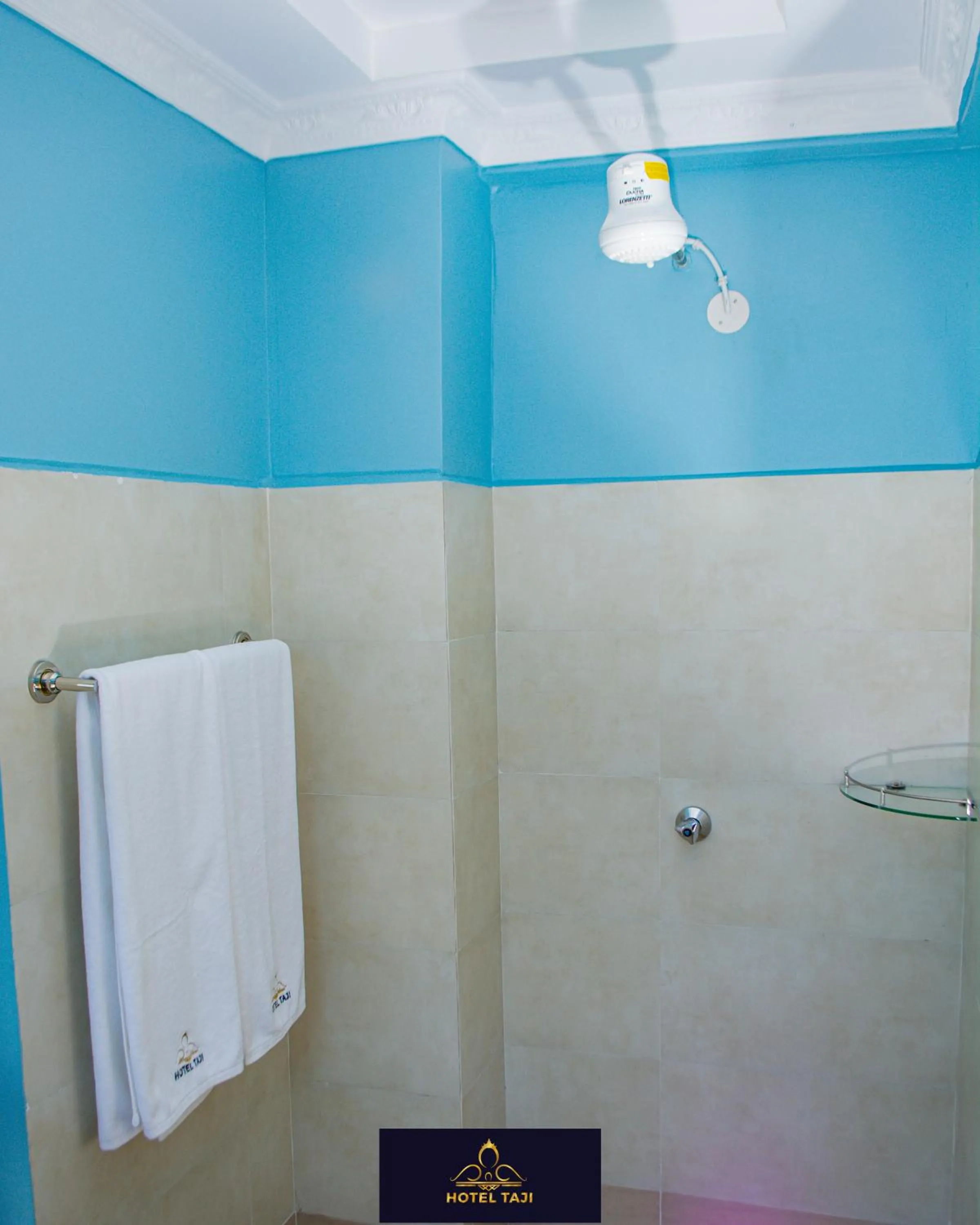 Bathroom in HOTEL TAJI