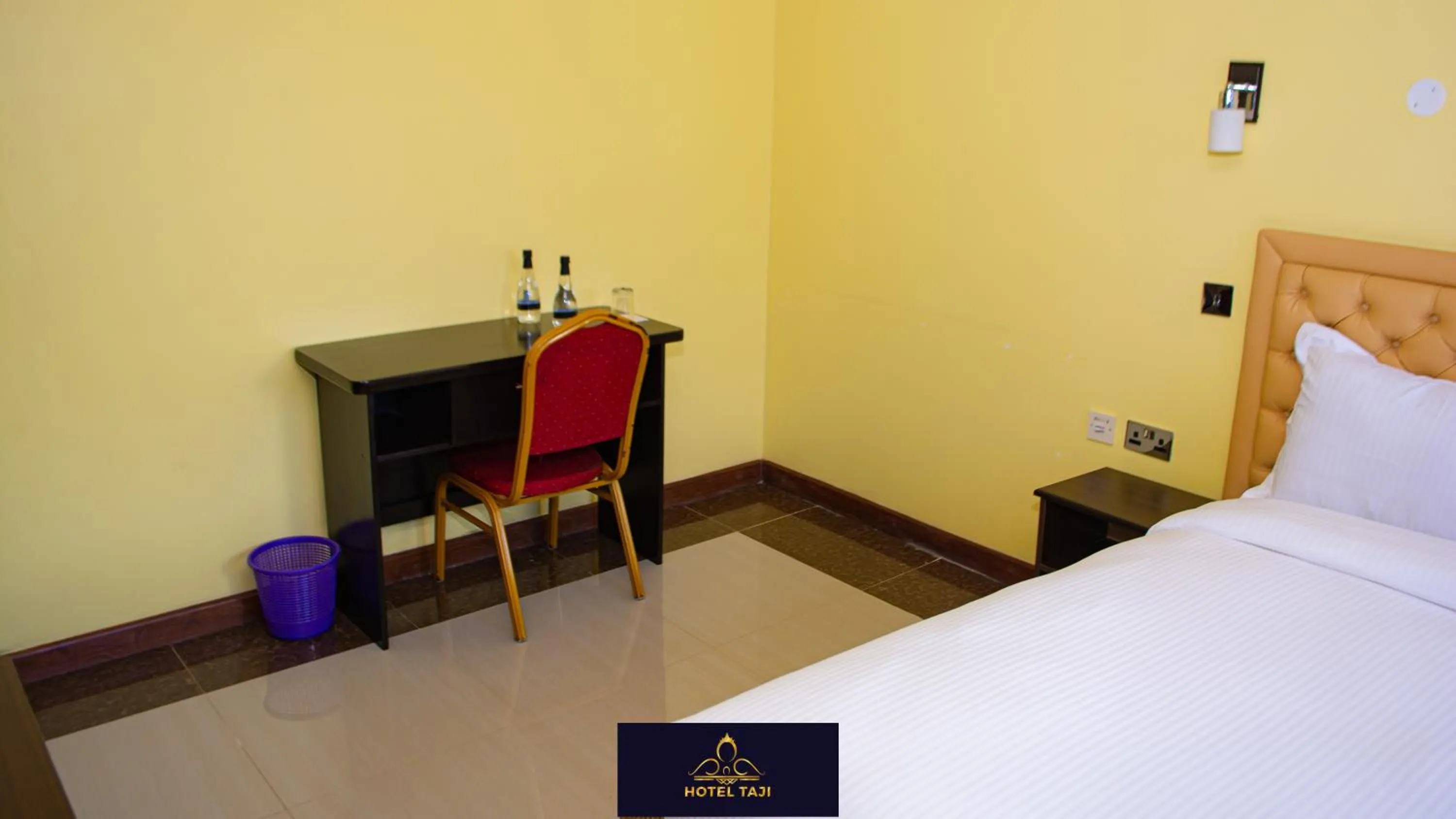 Bedroom, Bed in HOTEL TAJI