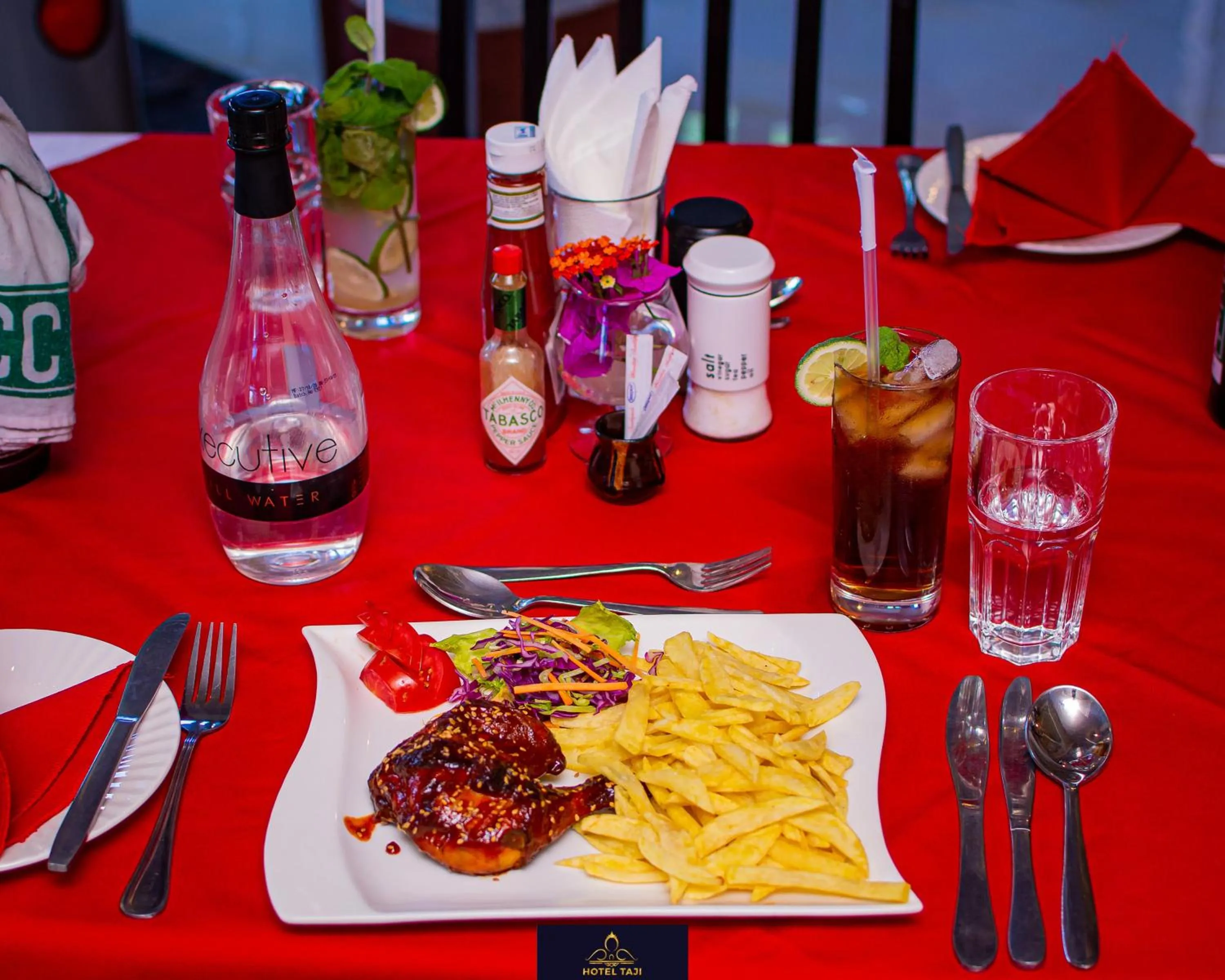 Food and drinks in HOTEL TAJI