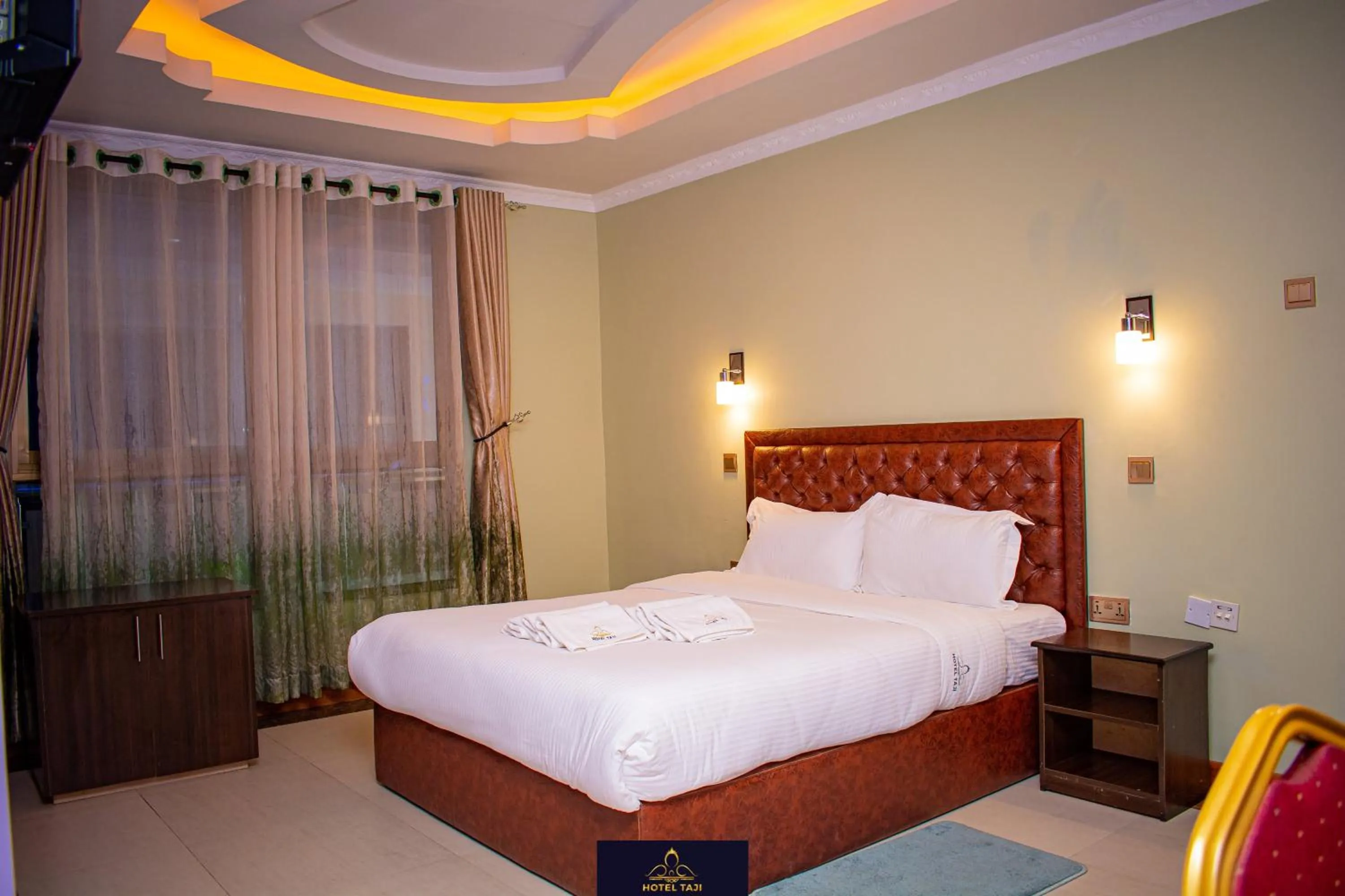 Bedroom, Bed in HOTEL TAJI