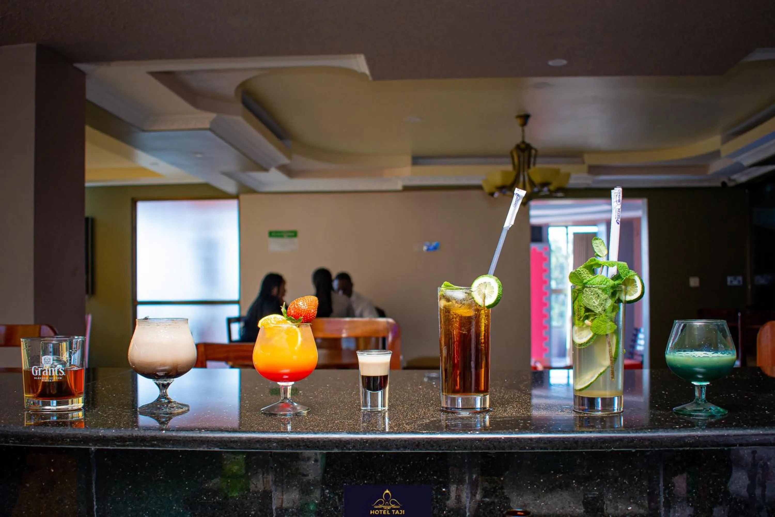 Lounge or bar in HOTEL TAJI