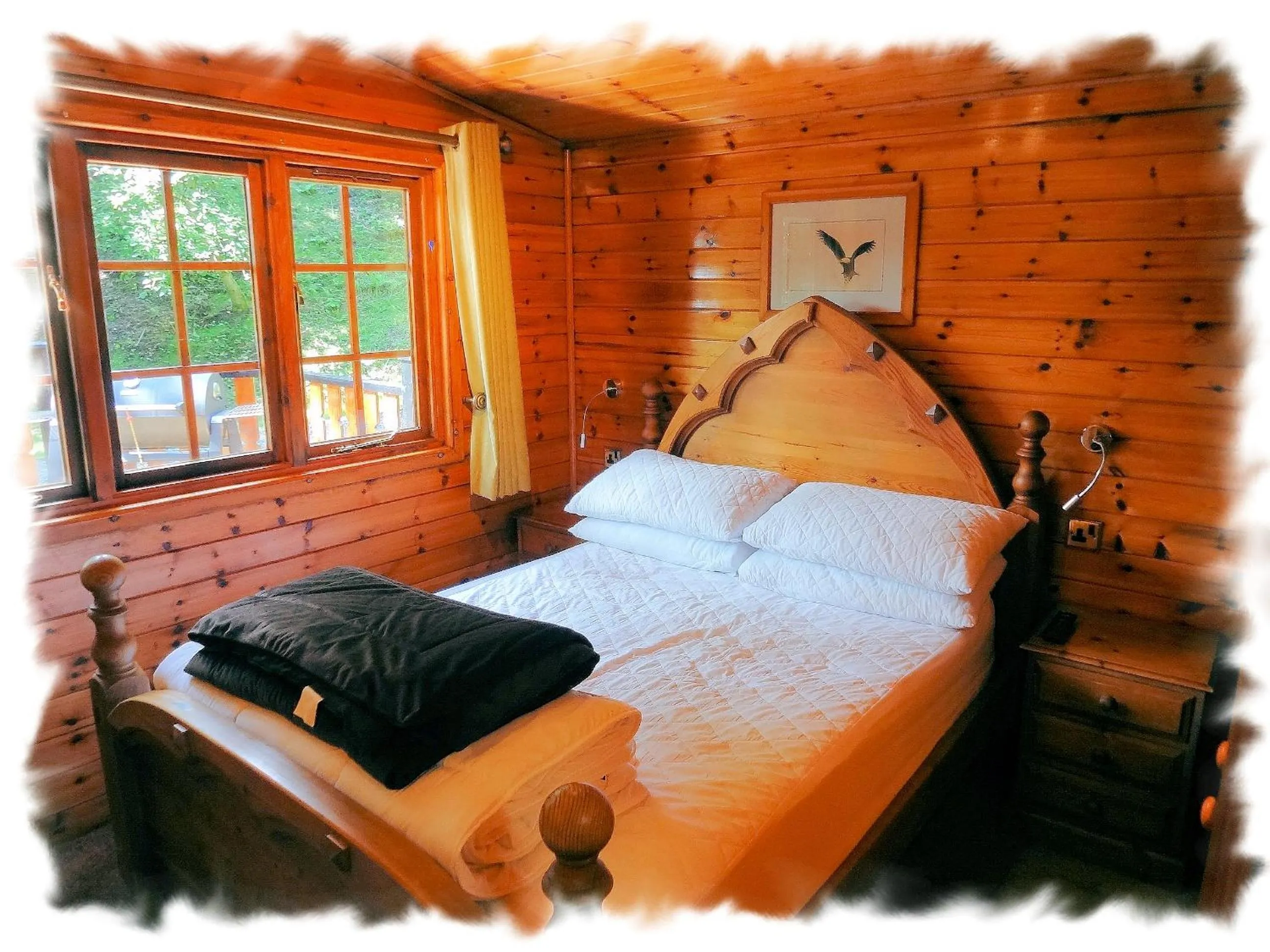 Bedroom, Bed in Blelham Tarn Rustic cabin in tranquil woodland