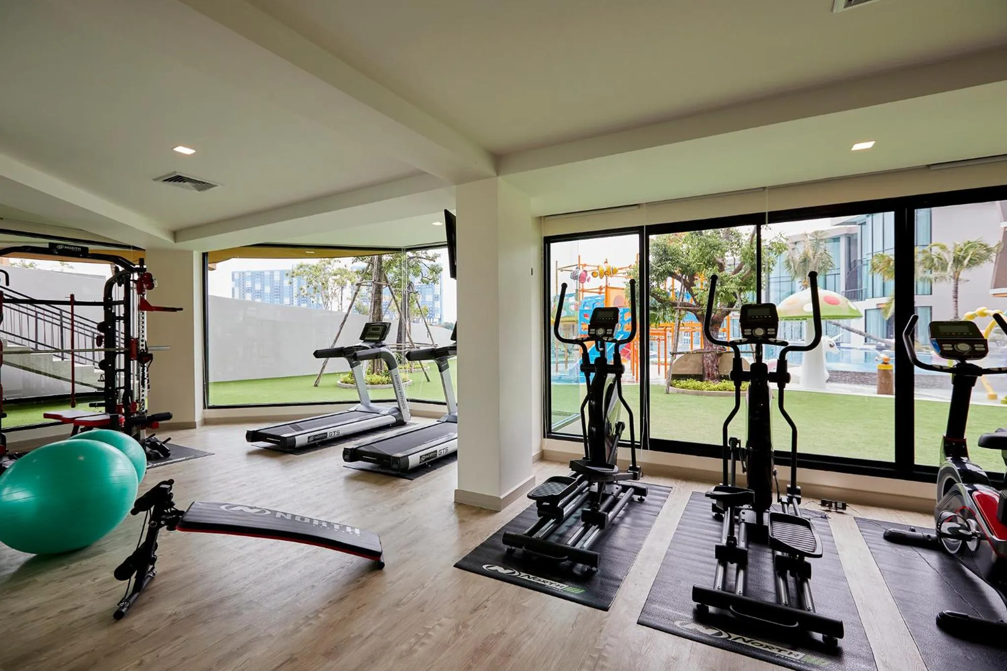 Fitness centre/facilities in Elmas Cha Am Design Hotel