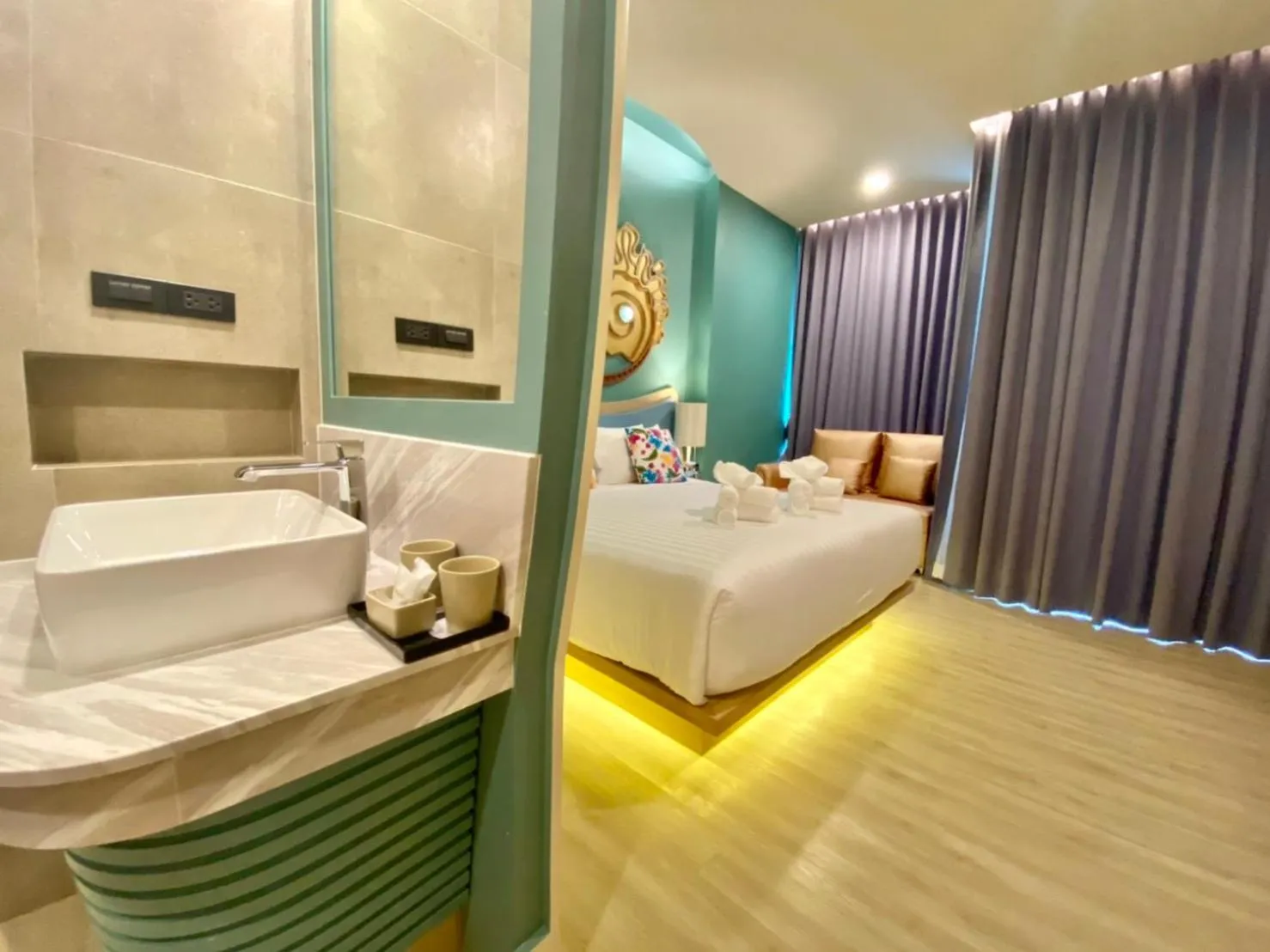 Bathroom, Bed in Elmas Cha Am Design Hotel