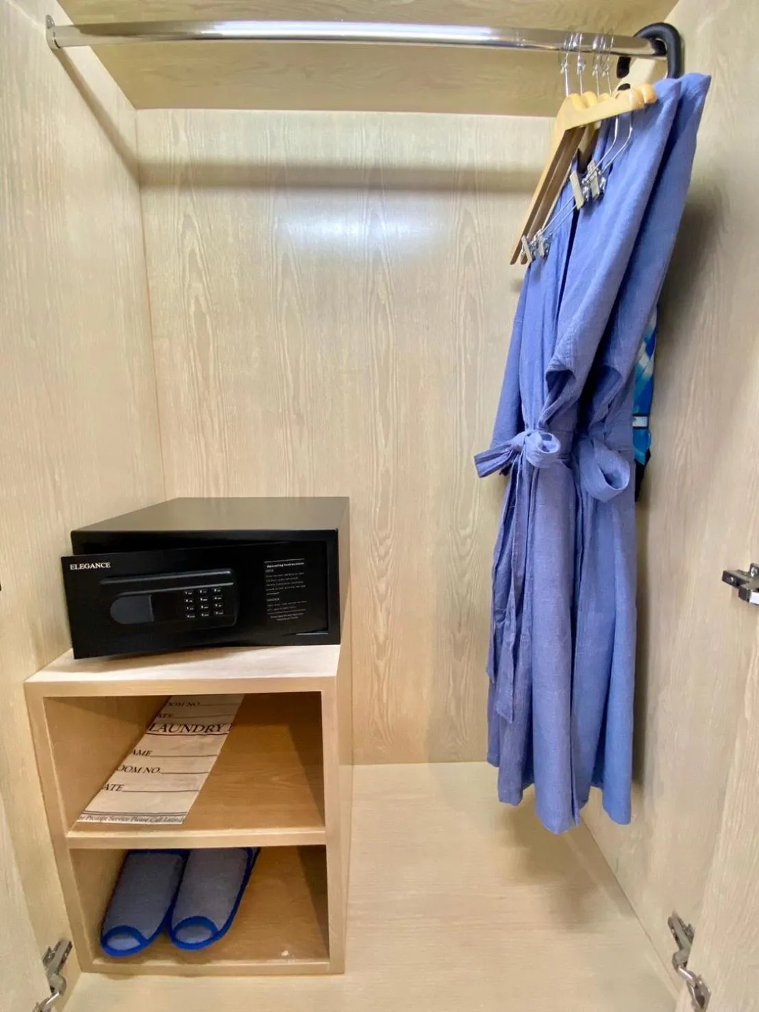 Communal lounge/ TV room in Elmas Cha Am Design Hotel