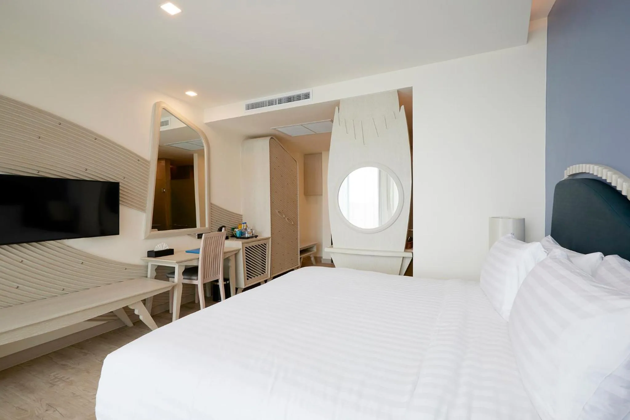 Bedroom, Bed in Elmas Cha Am Design Hotel