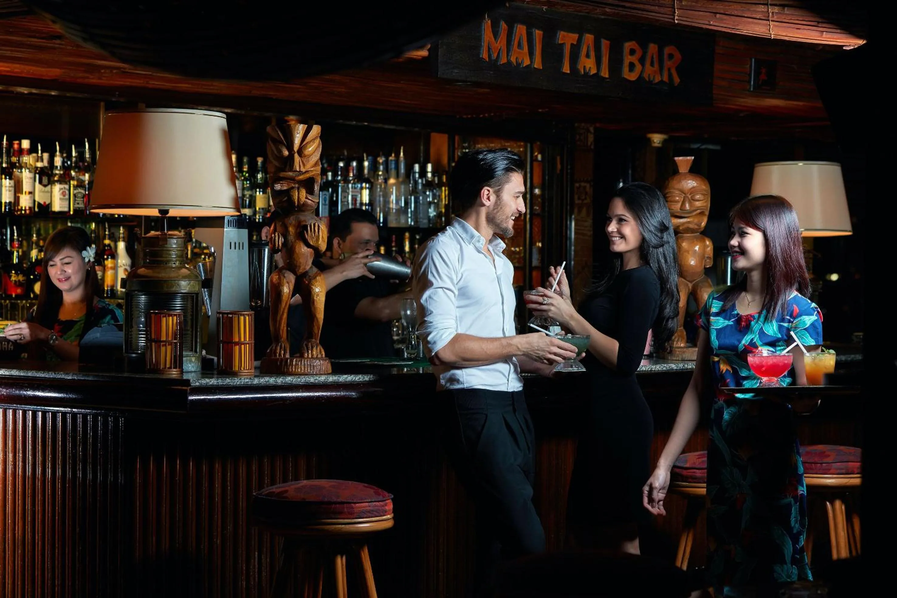 Lounge or bar in Millennium Plaza Downtown, Dubai