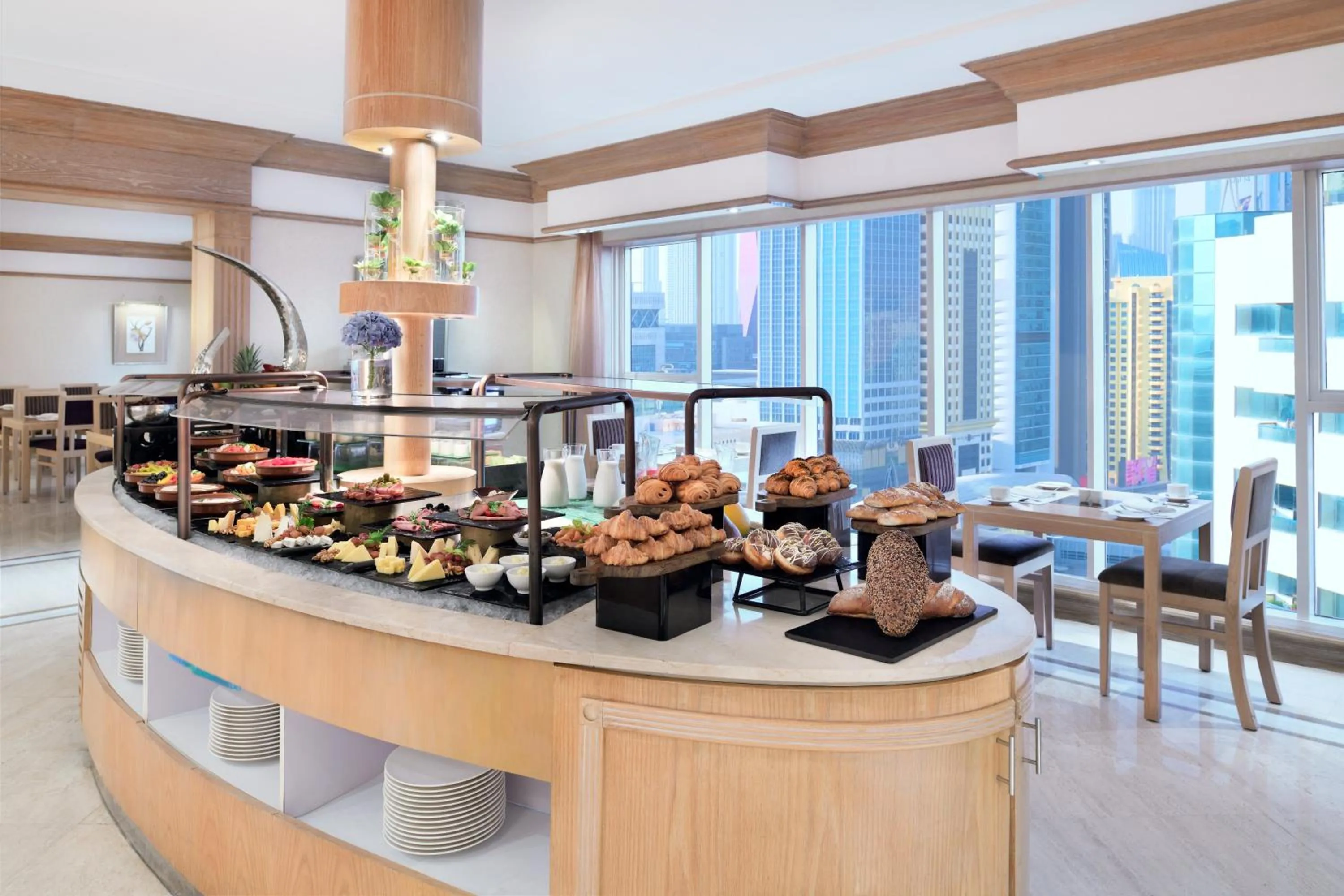 Lounge or bar in Millennium Plaza Downtown, Dubai