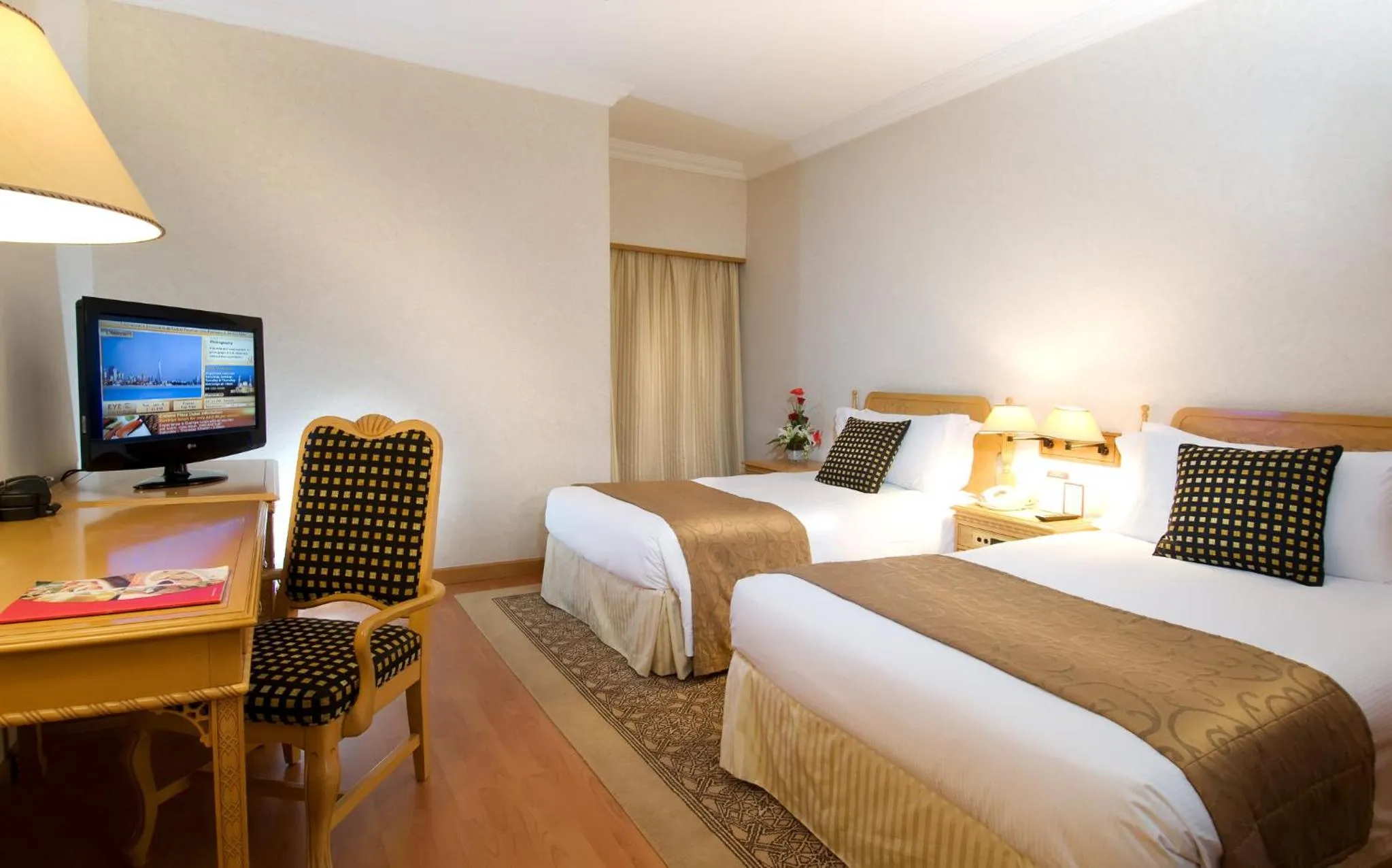 Photo of the whole room, Bed in Millennium Plaza Downtown, Dubai