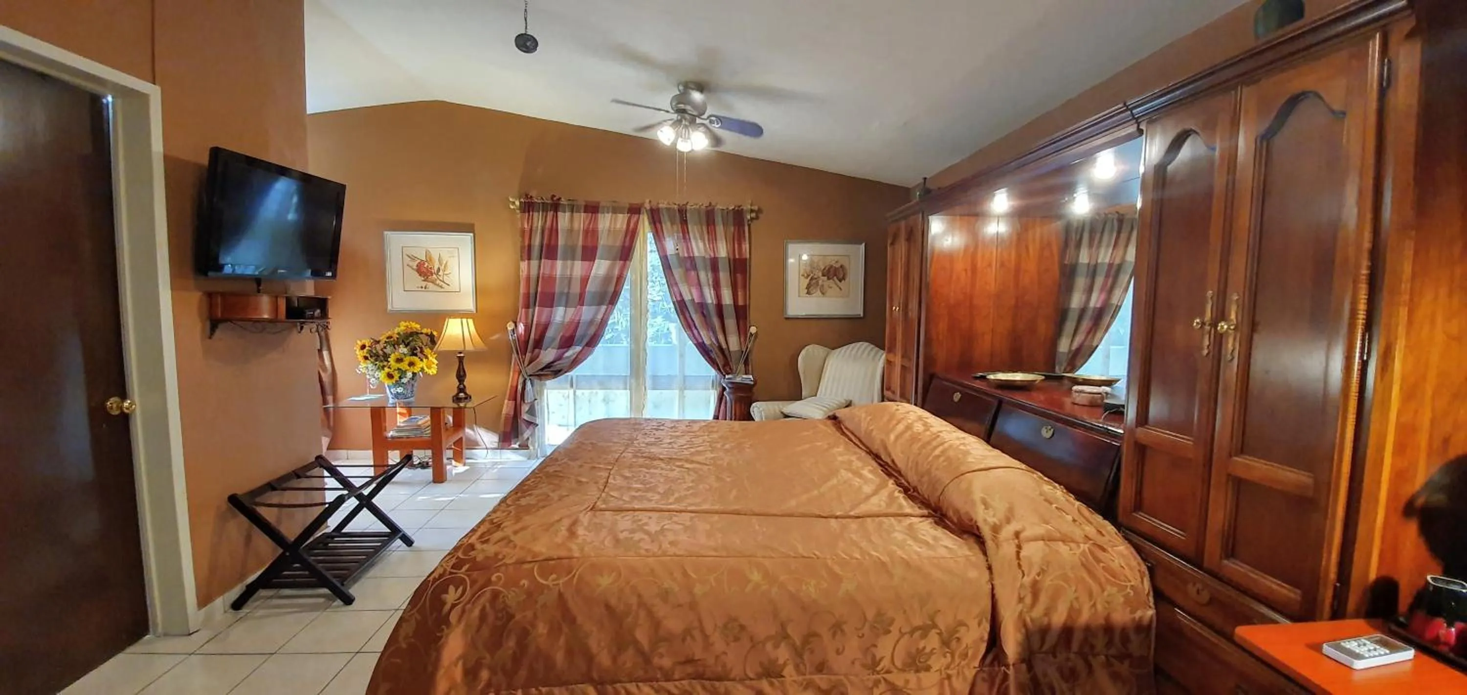 Bed in Dickinson Guest House, Guadalajara Expo