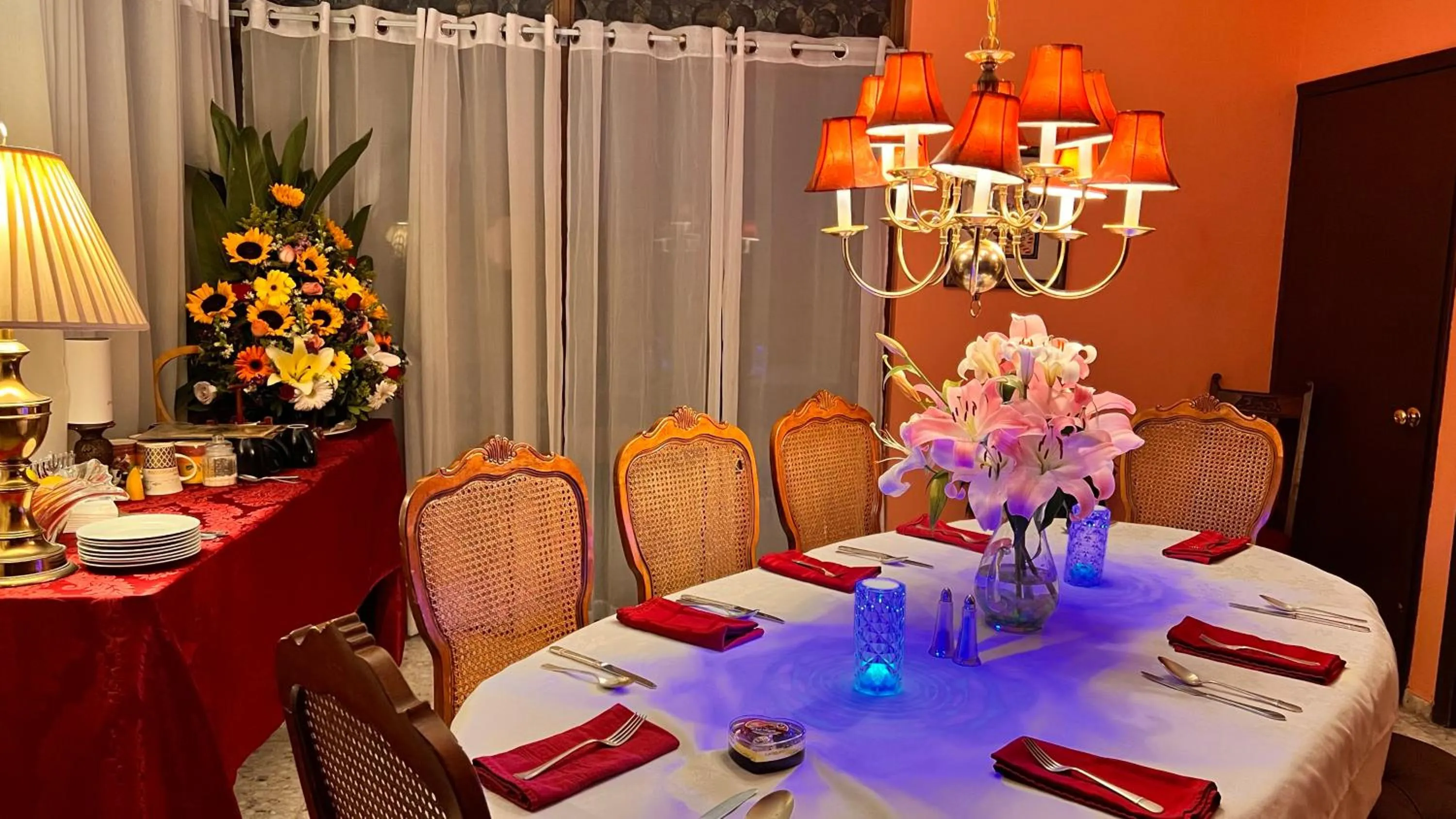 Food and drinks in Dickinson Guest House, Guadalajara Expo