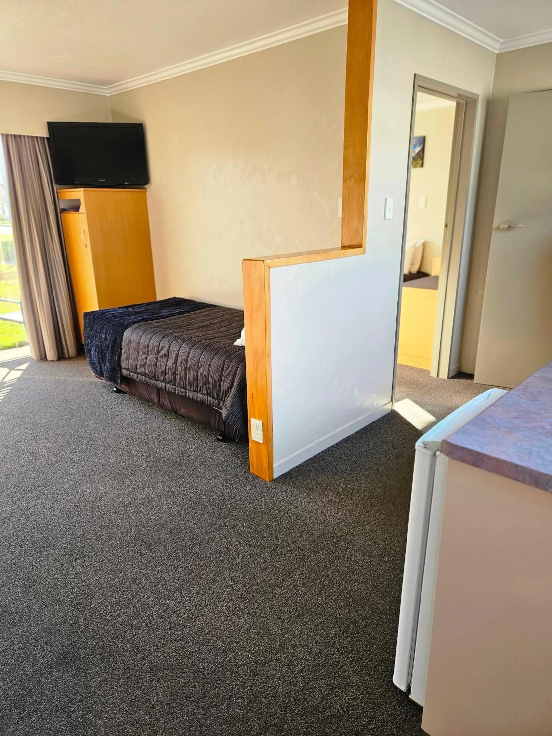 Bed in Lakeside Motel & Apartments