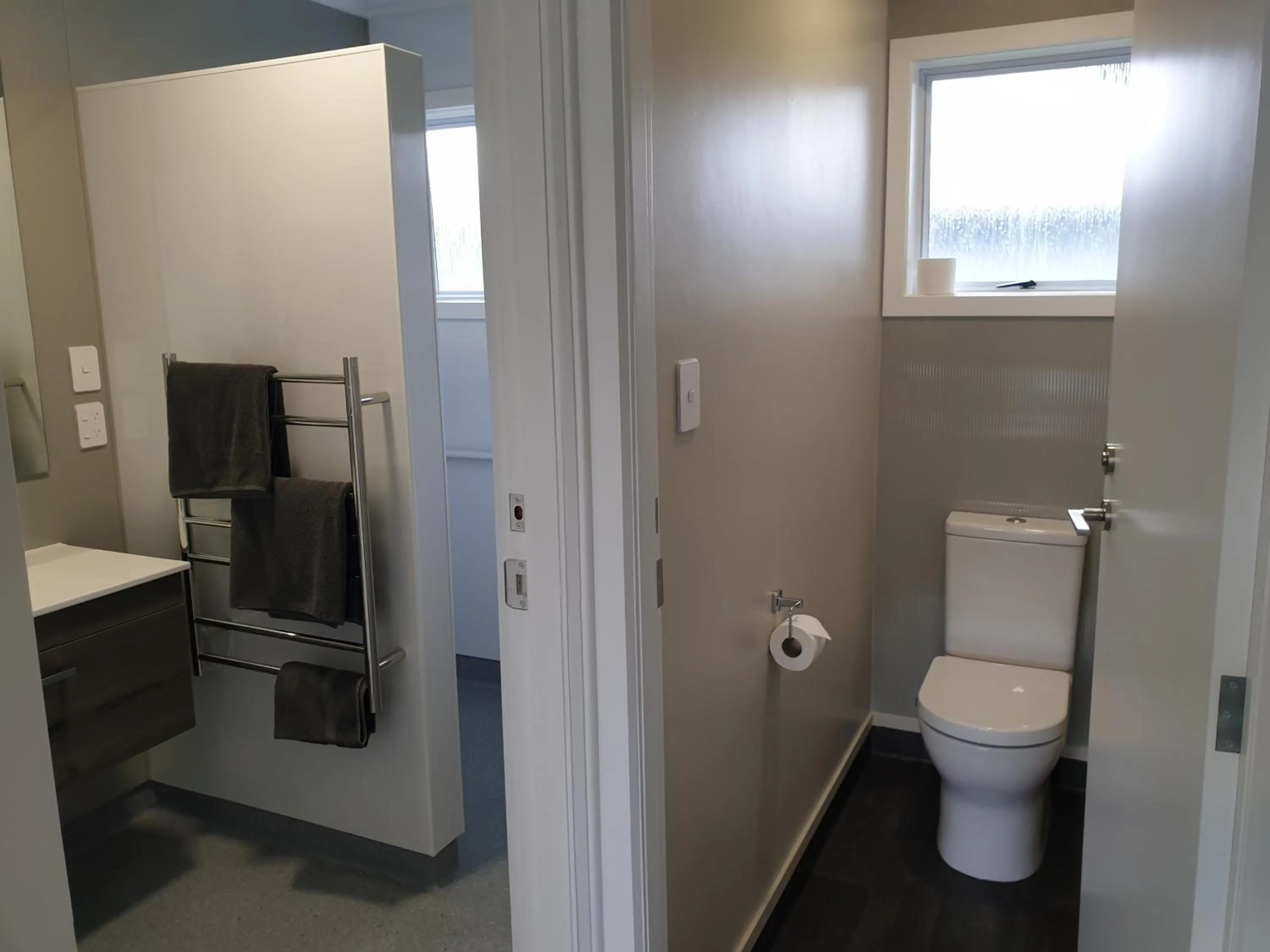 Lakeside Motel & Apartments