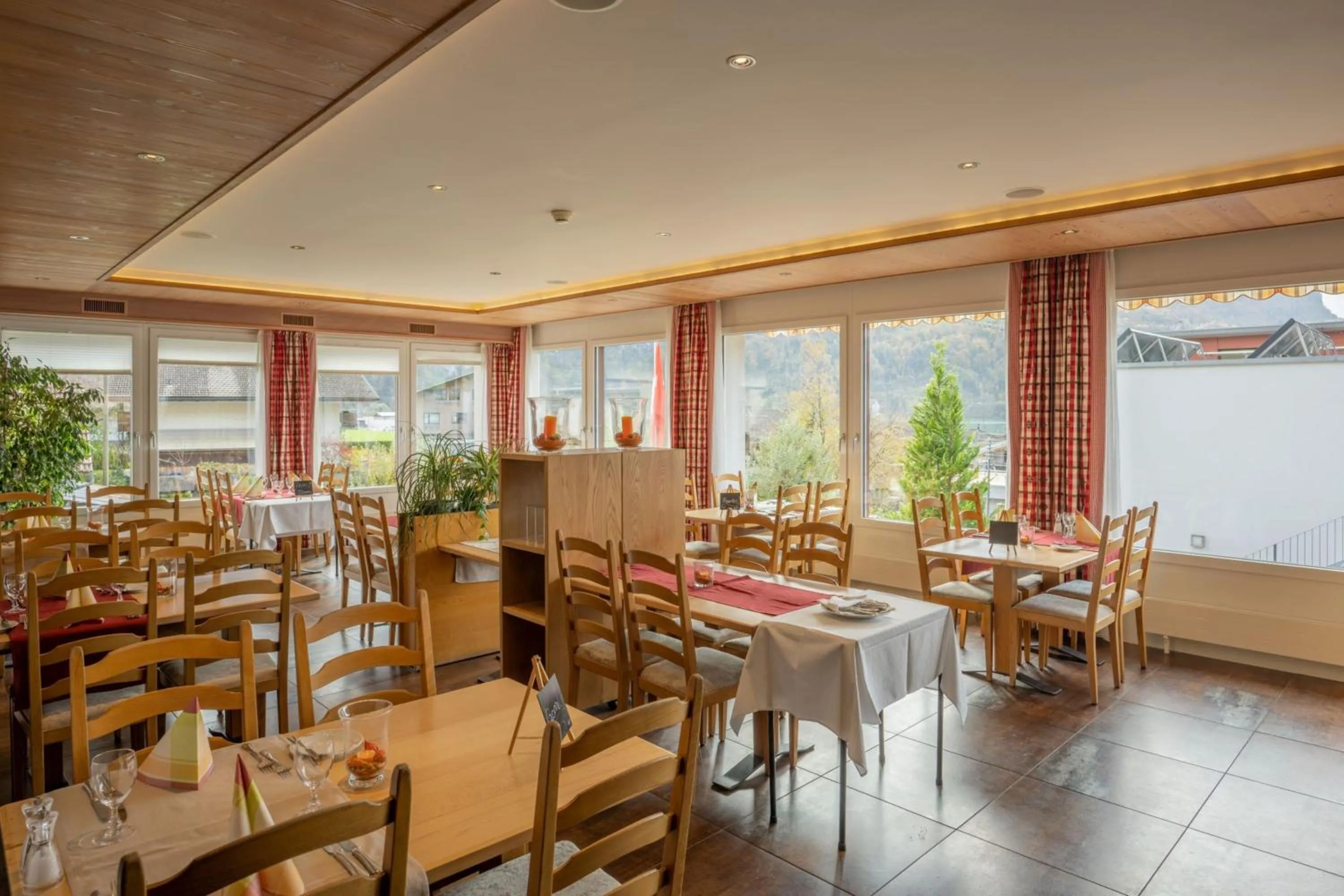 Restaurant/places to eat in Hotel Brienz