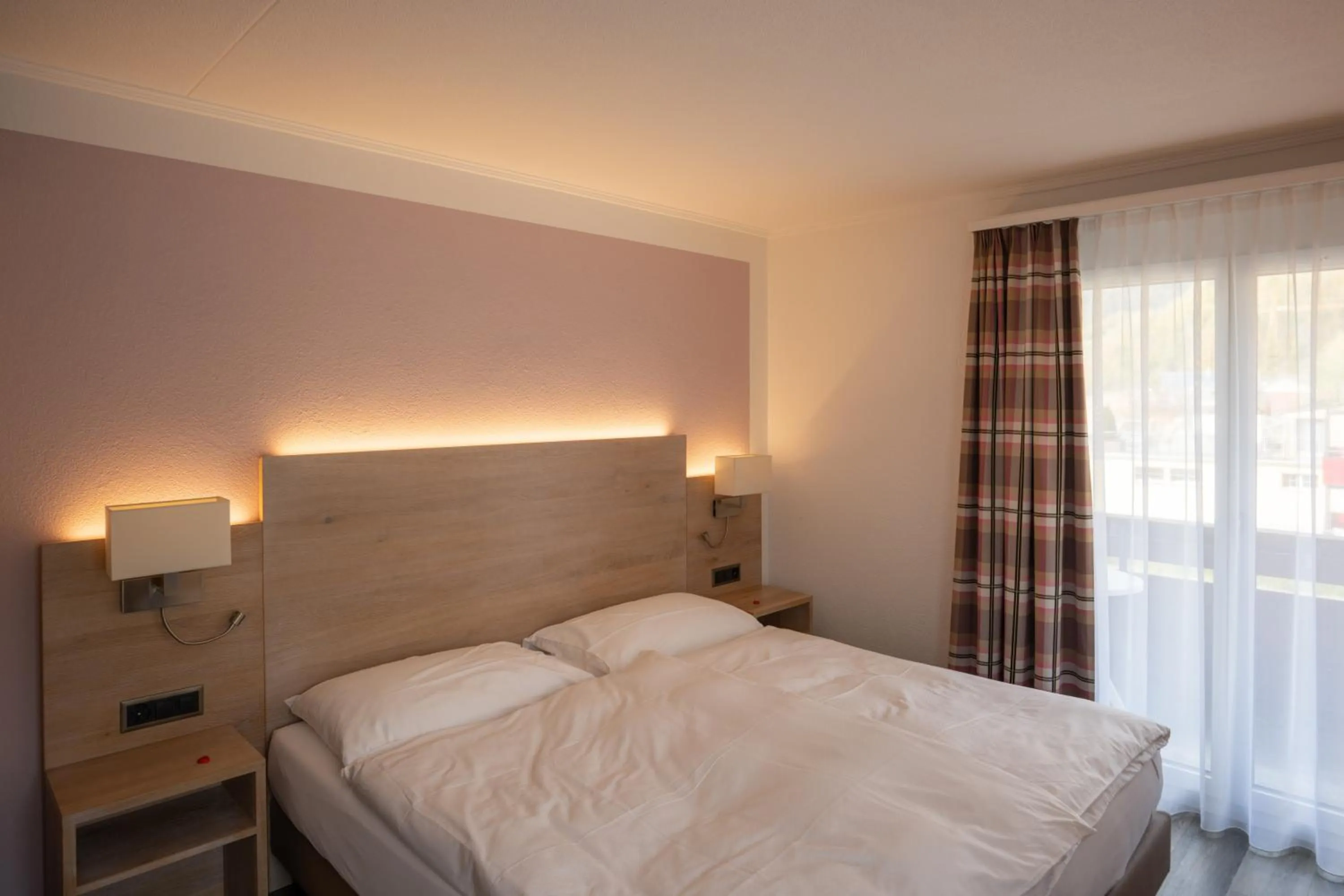 Photo of the whole room, Bed in Hotel Brienz