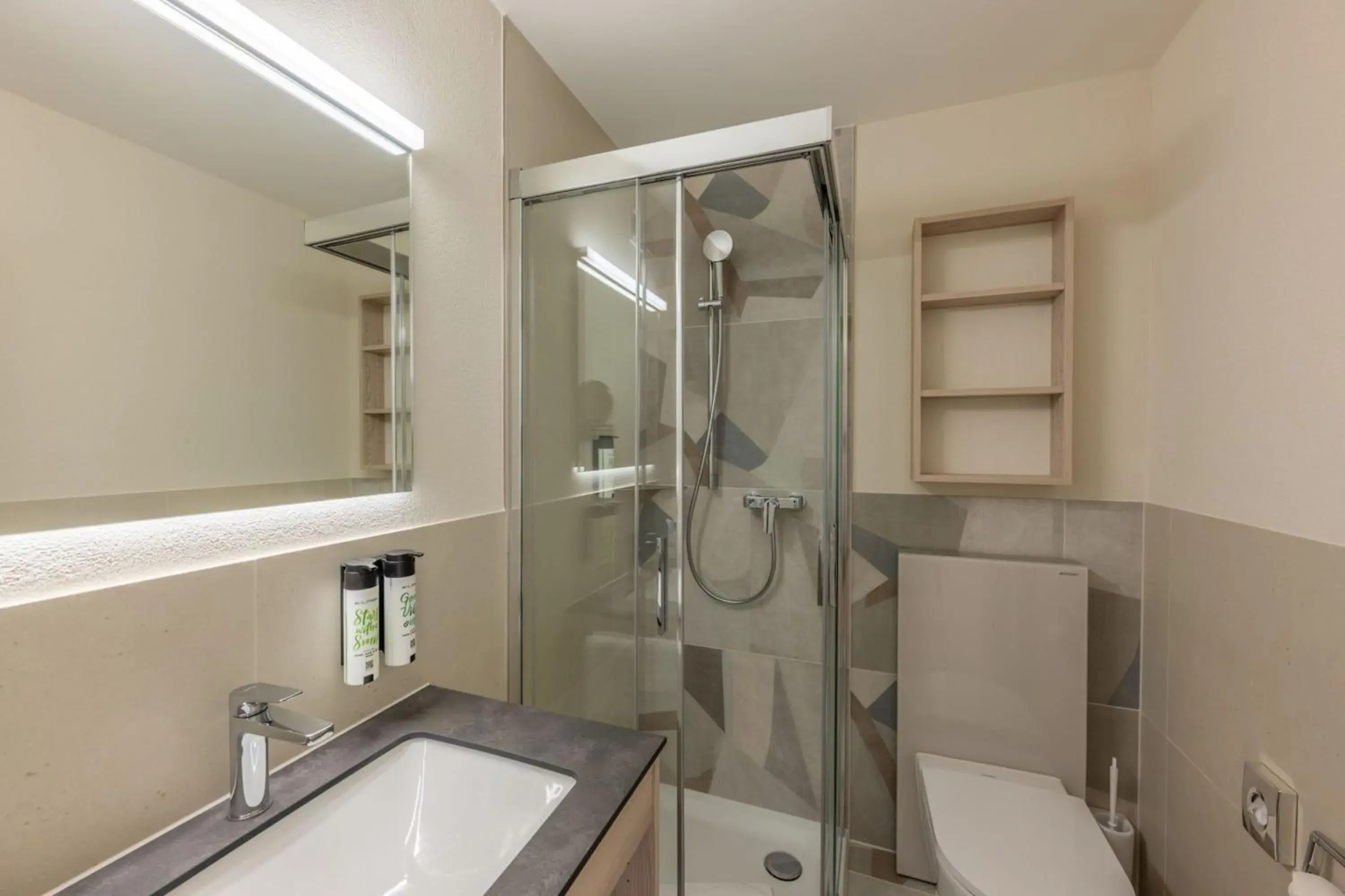 Bathroom in Hotel Brienz Bathroom in Hotel Brienz