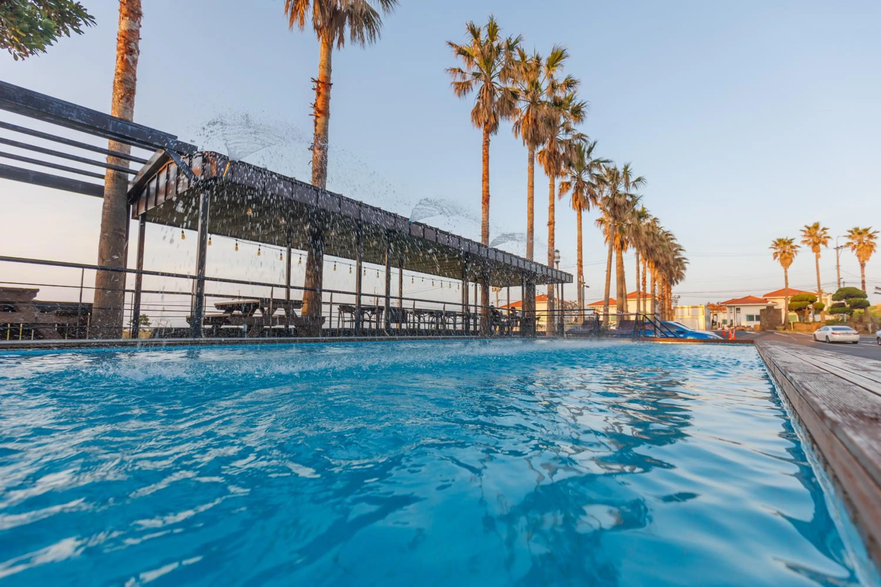 Swimming pool in Sea Cliff Hotel Jeju
